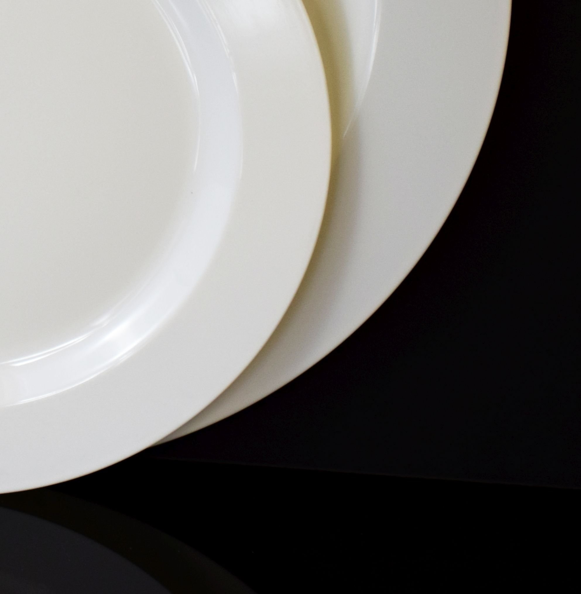 Disposable Plastic Plates & Silverware Combo for Weddings & Parties - 9'', 7.5'', 6'' Sizes (120-Pack, Plain Bone White) - Perfect for Bridal Showers, Birthday Celebrations & Catering Events