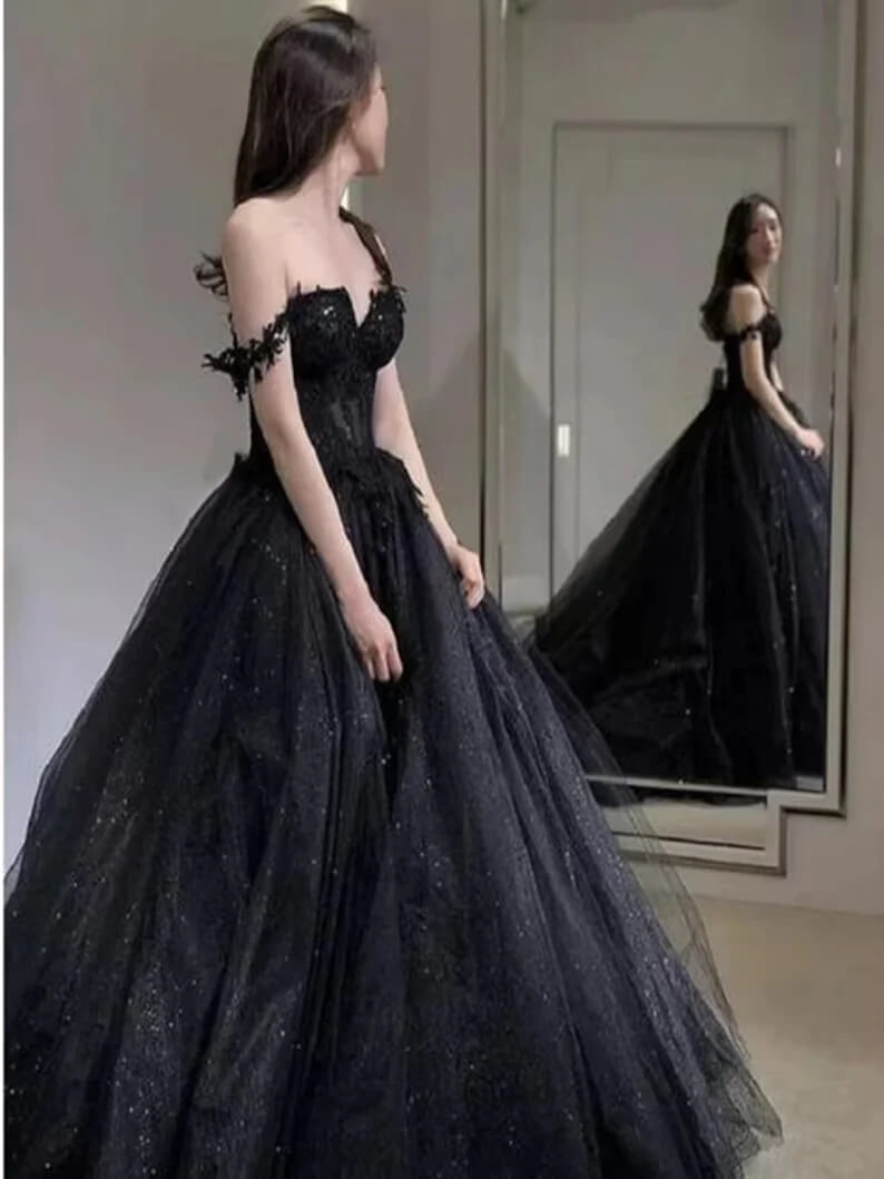 Elegant A-Line Black Gothic Wedding Dress - Off-the-Shoulder Lace Tulle Bridal Gown for Dark Romance & Vampire-Themed Weddings