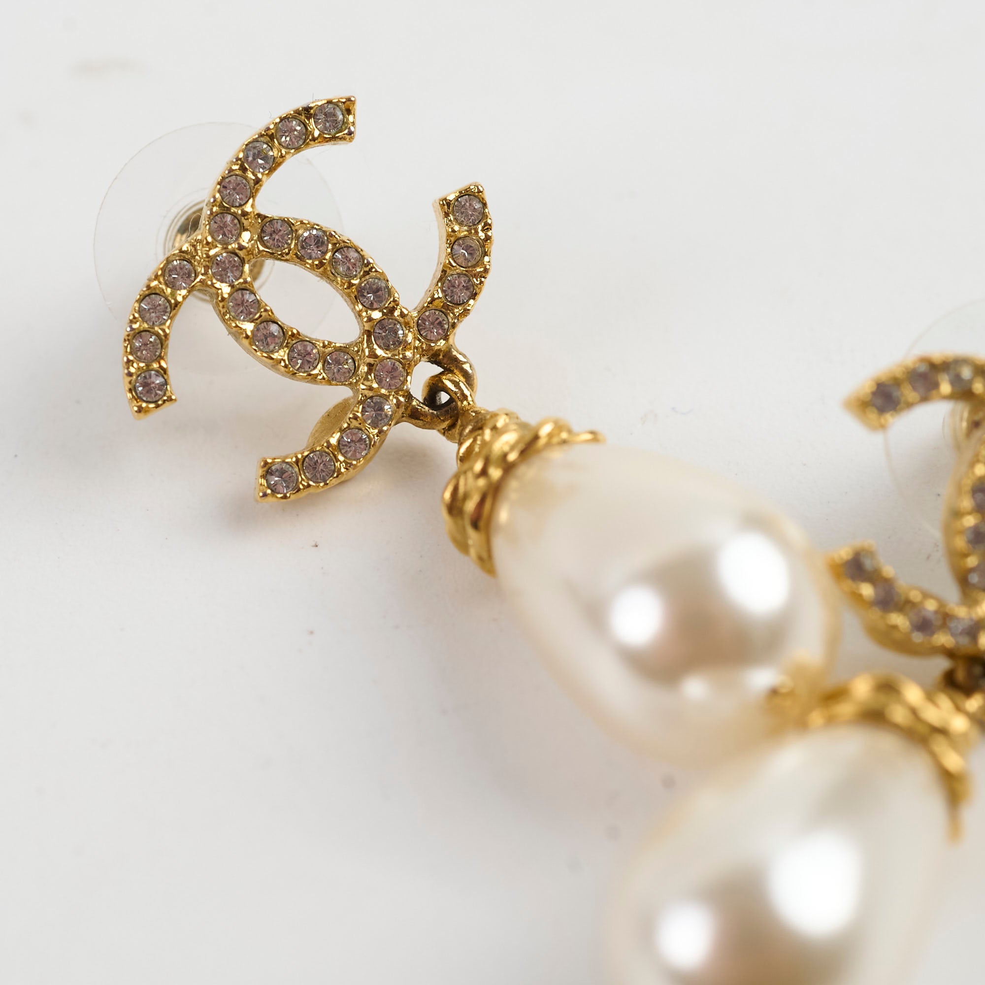 Chanel CC Logo Pearl Drop Earrings - Fashion Costume Jewelry for Women | Elegant Party, Wedding & Evening Wear Accessories