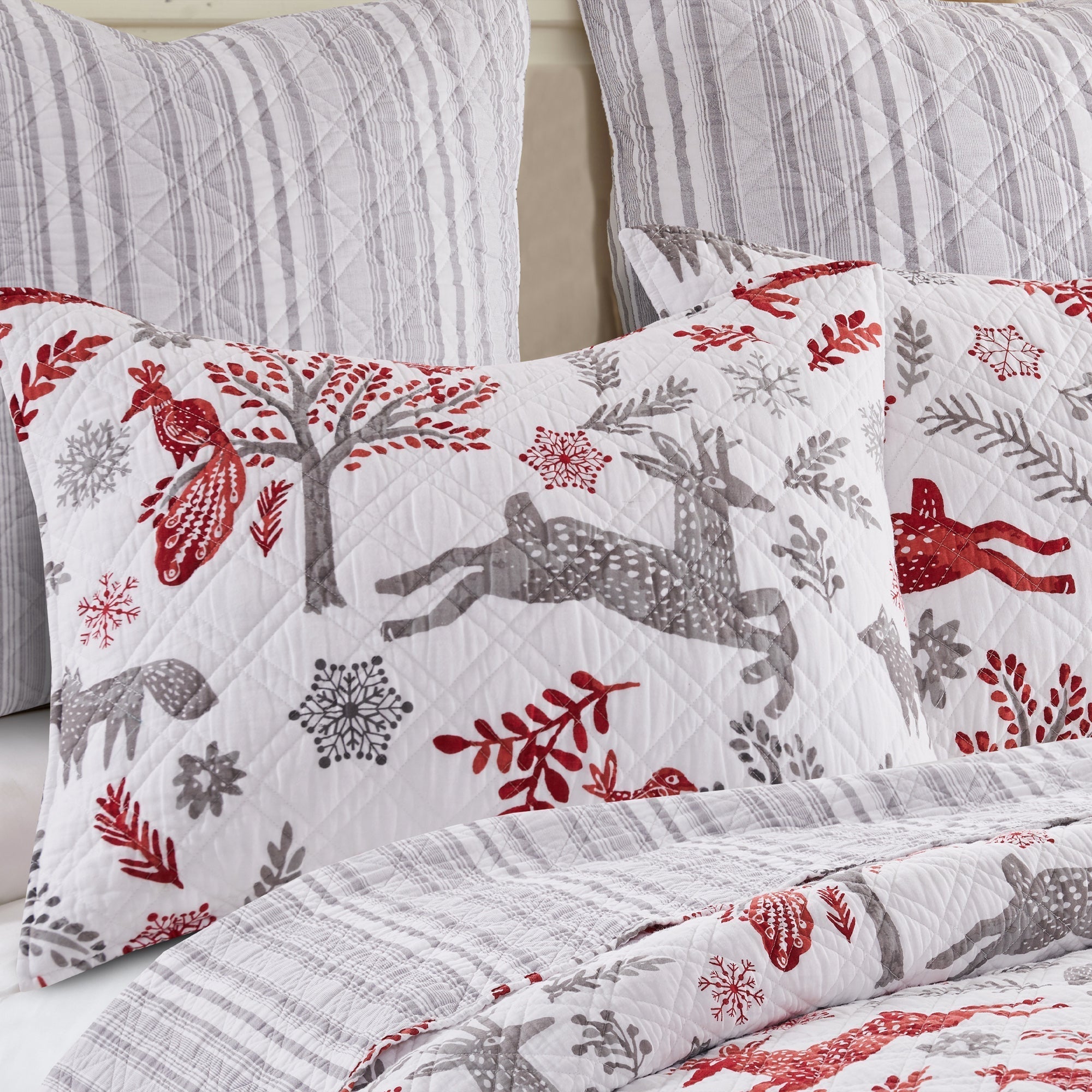 Winterland Quilt Set - Ultra Soft & Warm Bedding for Winter - Perfect for Cozy Nights, Guest Rooms & Cabin Retreats