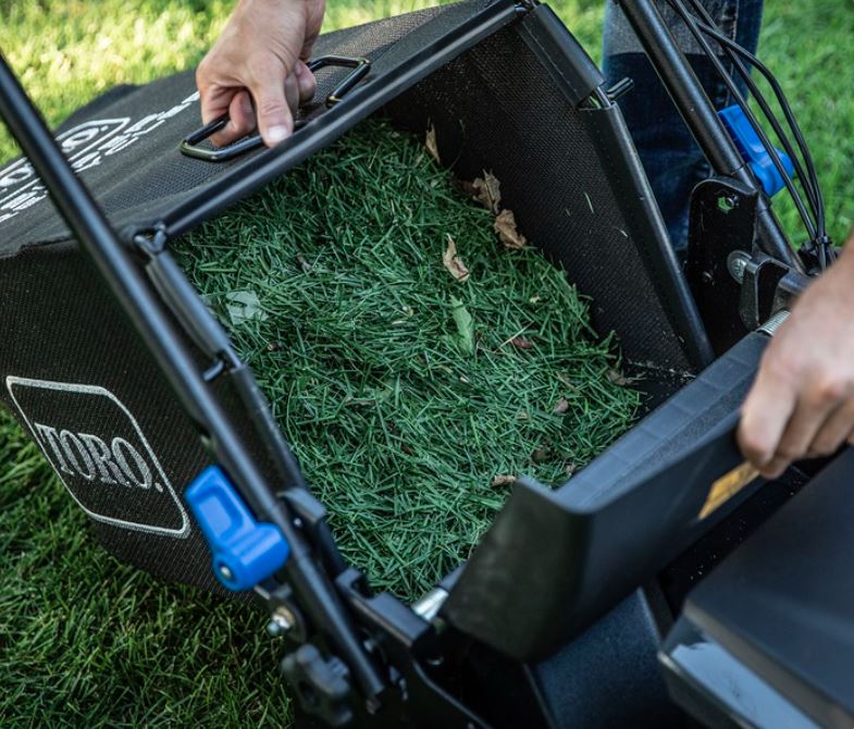 Toro 21564 Super Recycler Lawn Mower with Electric Start, SmartStow & Personal Pace - Perfect for Medium to Large Yards, Easy Storage & Effortless Mowing