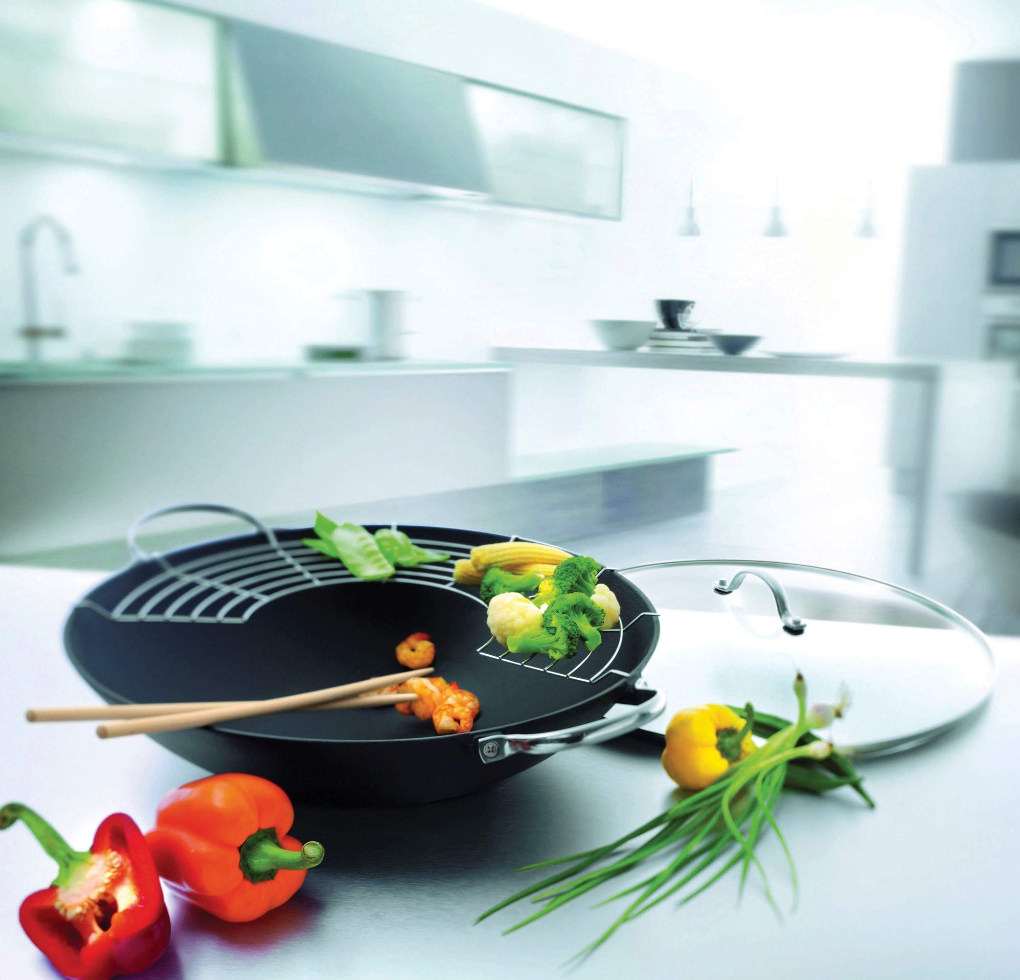 KUHN RIKON 14-Inch Black Cast Iron Wok Pan - Heavy Duty Stir Fry Pan with Wooden Handle - Perfect for Asian Cooking, Stir Frying, Deep Frying & Sautéing - Ideal for Gas, Electric & Induction Stovetops