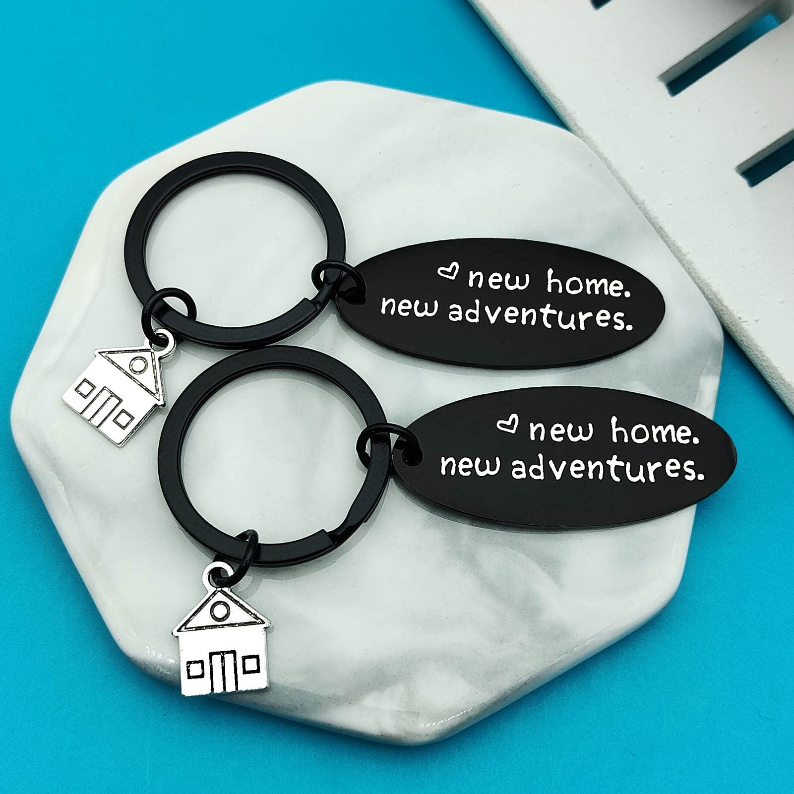 Xiahuyu New Home Keychain - Housewarming Gift for New Homeowners, First Home & Moving In Present - Perfect for House Keys, Welcome Gifts & New Home Decor