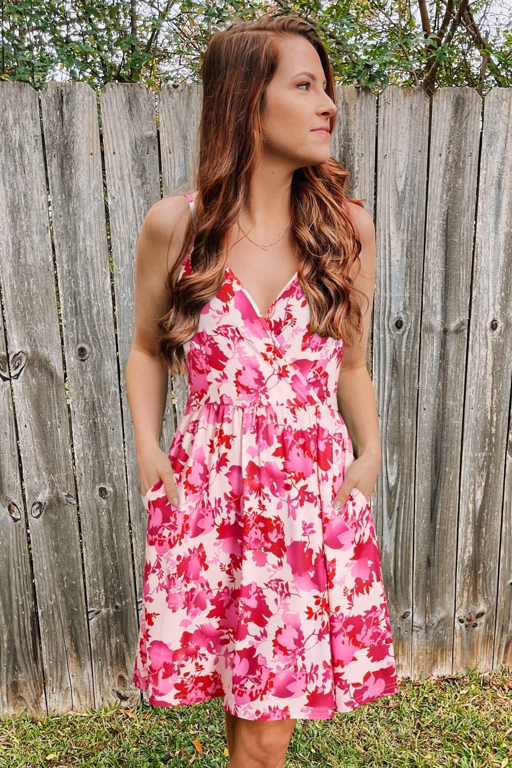 Elegant V-Neck Spaghetti Strap Casual Dress with Pockets - Perfect for Summer Outings, Beach Vacations & Date Nights