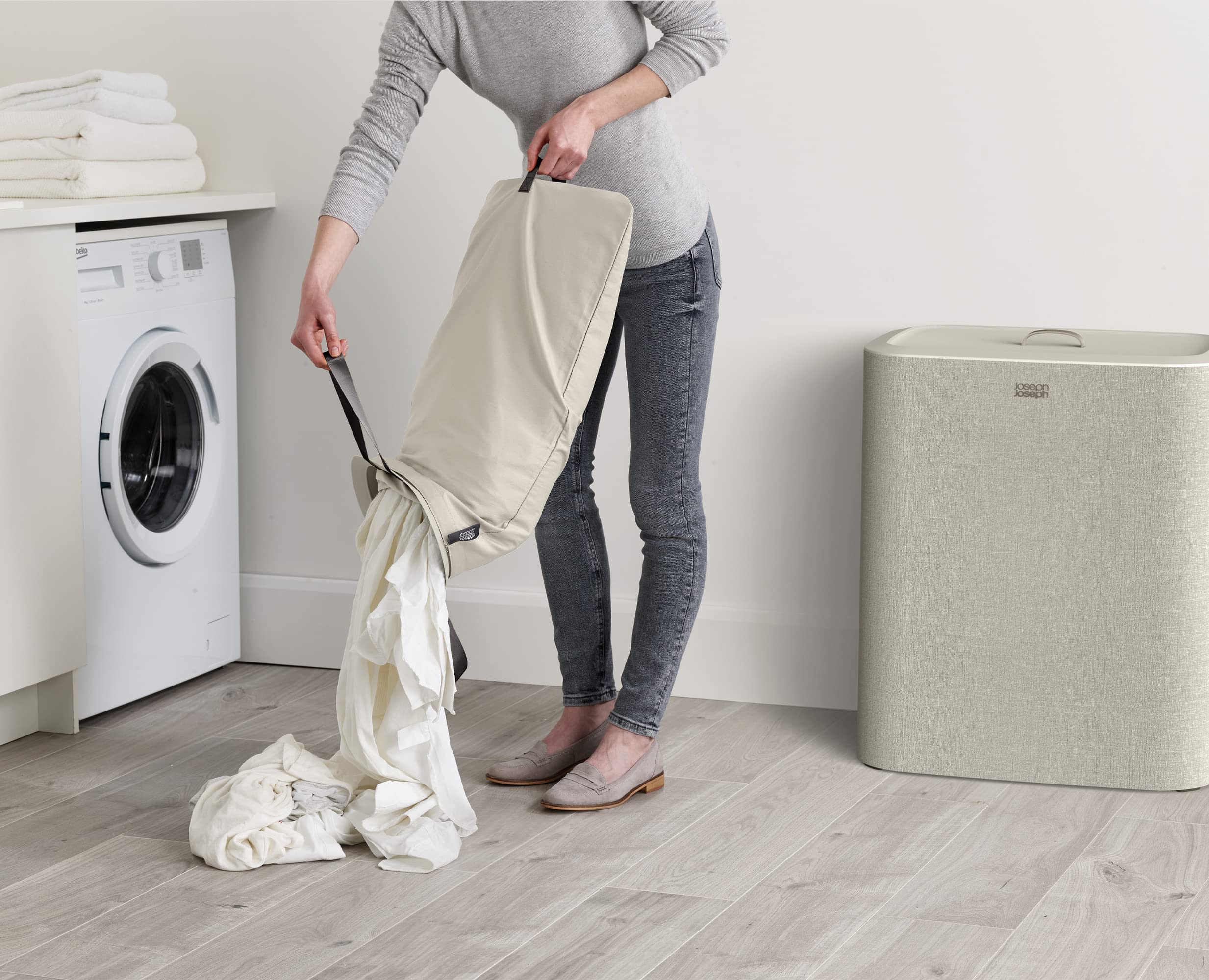Joseph Joseph Tota - 90L Laundry Hamper with Lid, 3 Removable Wash Bags & Handles, Ecru - Perfect for Bedroom, Bathroom & Laundry Room Organization