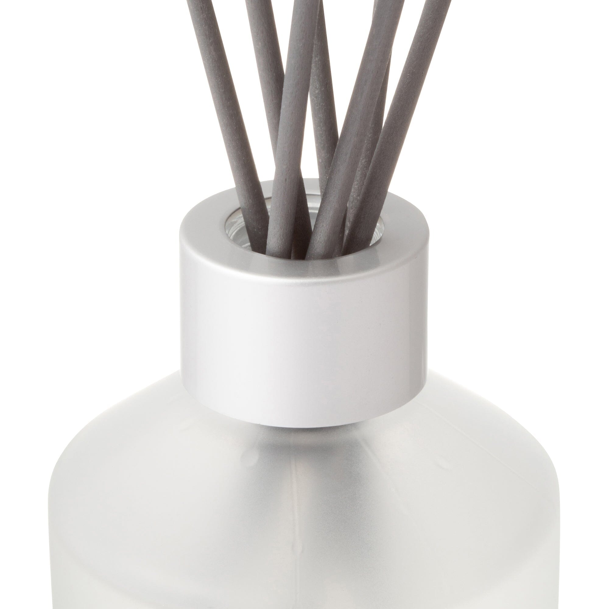 Douillet White Fragrance Diffuser with Fresh Savon Scent - Aromatherapy Essential Oil Reed Diffuser for Home, Office & Spa Relaxation