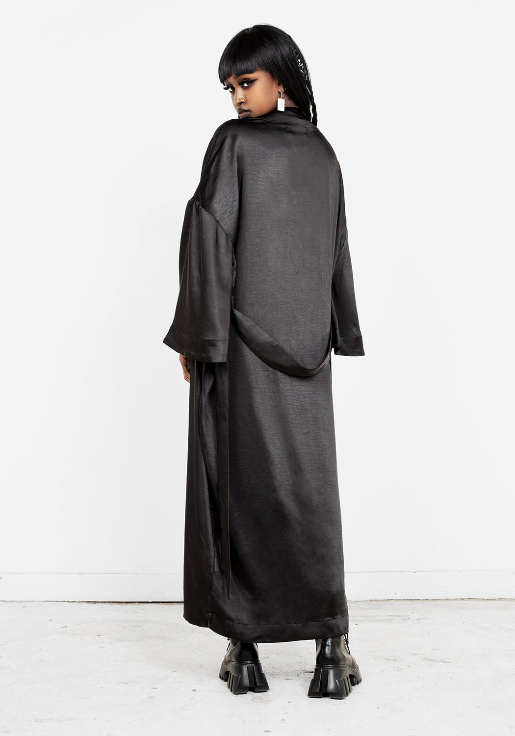 Gothic Death Moth Embroidered Kimono Robe - Japanese Style Loungewear for Women, Perfect for Halloween Costume & Boho Chic Outfits