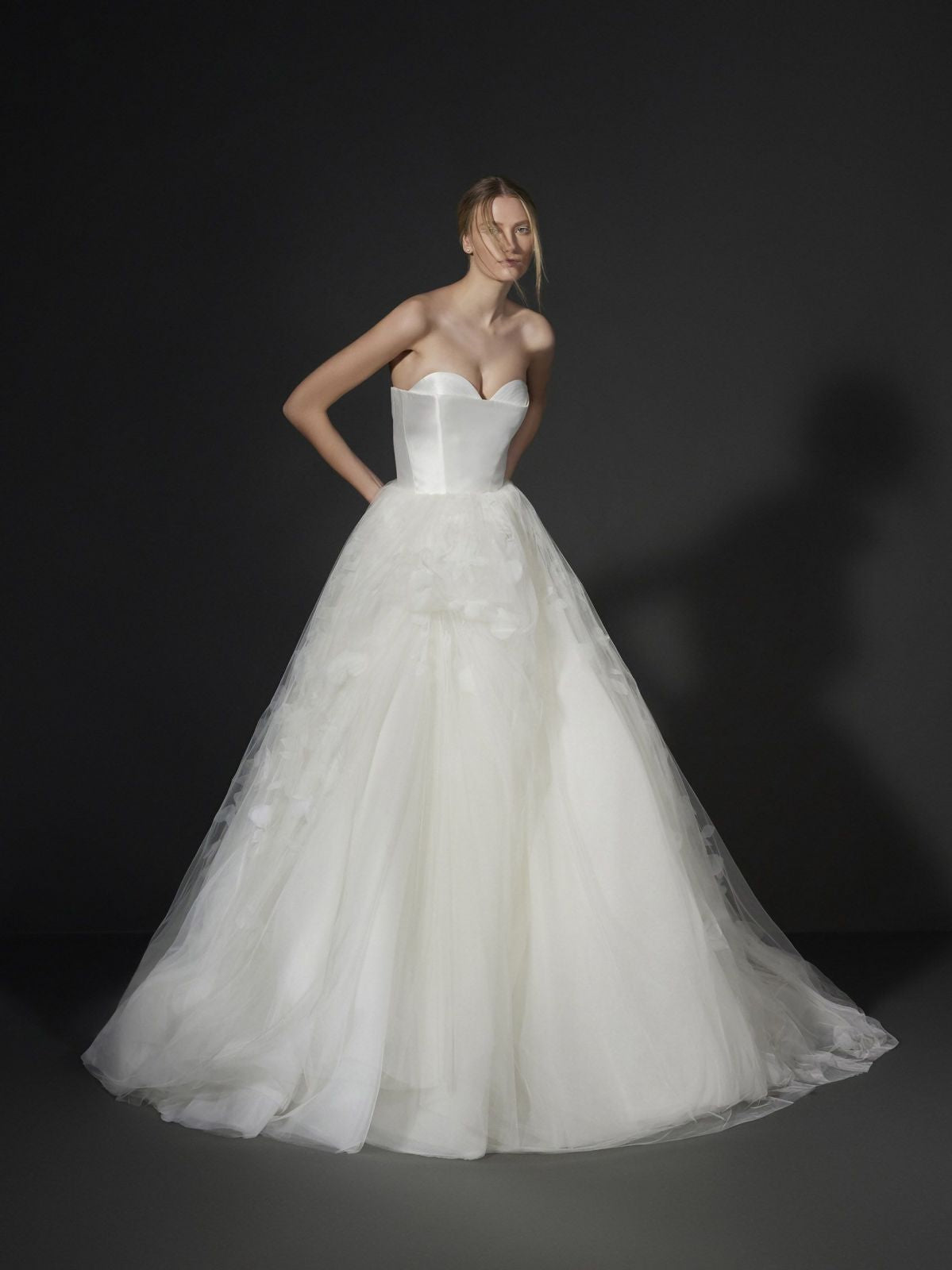 Vera Wang Union Wedding Dress - Elegant Lace Bridal Gown for Bride (Clearance Sale) - Perfect for Church Ceremonies, Beach Weddings & Vow Renewals