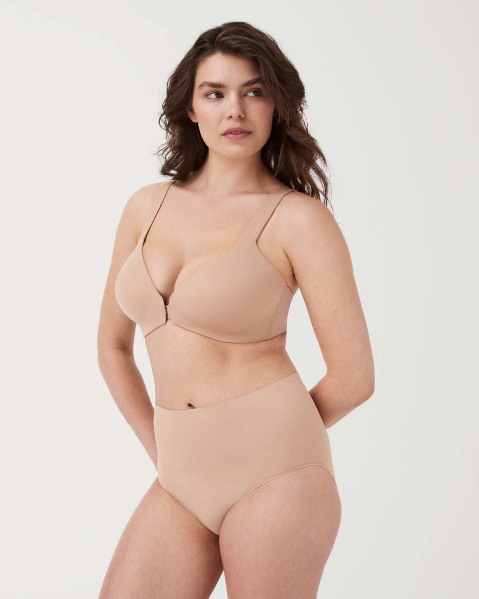 SPANX Smooth Wireless Bra - Lightly Lined Comfortable T-Shirt Bra for Women | Perfect for Everyday Wear, Yoga & Lounge