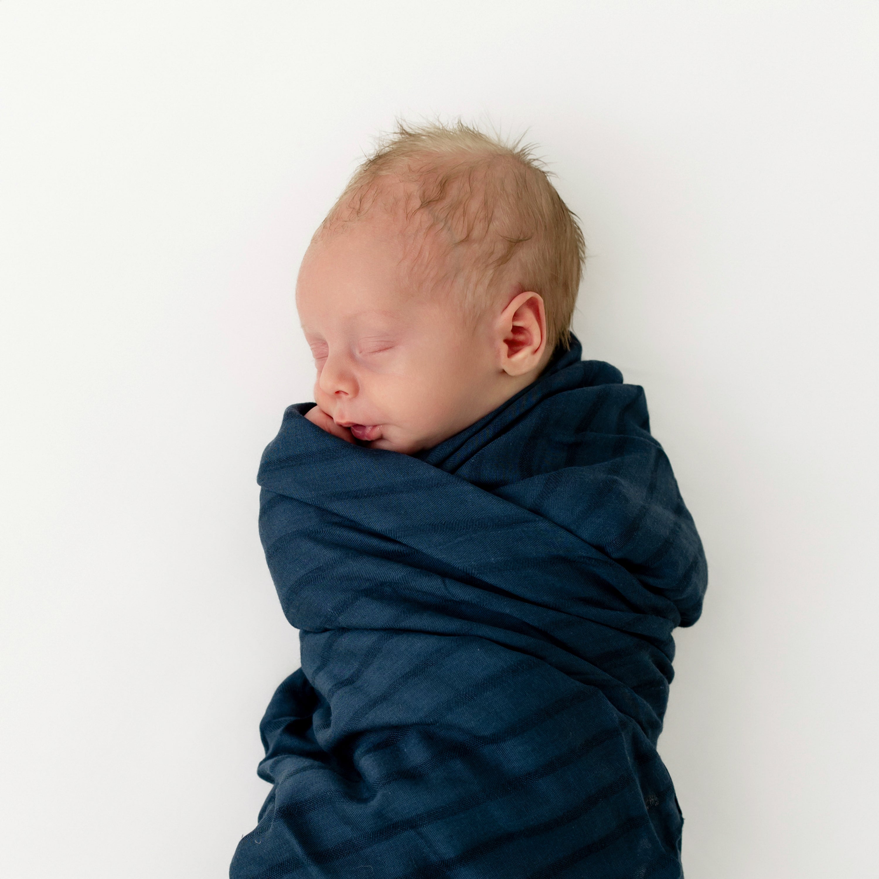 Soft Bamboo Muslin Swaddle Blanket - Breathable & Organic Baby Wrap for Newborns - Perfect for Swaddling, Nursing Cover, Stroller Blanket & Photo Shoots