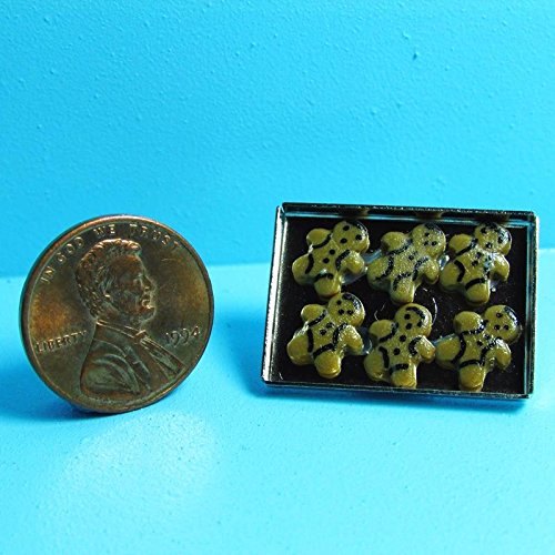 Miniature Christmas Gingerbread Cookies on Tray - Realistic Dollhouse Accessories for Fairy Garden, Holiday Decor & DIY Miniature Scenes | Perfect for Christmas Village Displays, Winter Wonderland Dioramas & Tiny Home Decoration