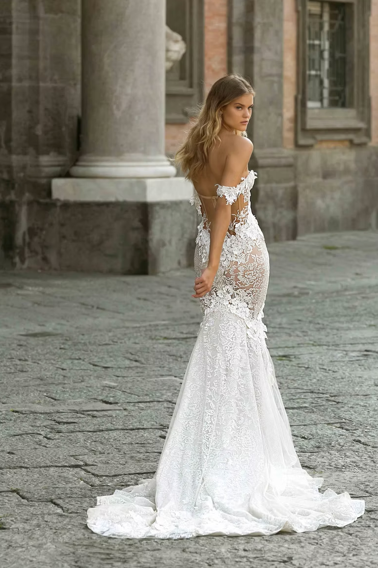 Berta 20 101 Women's Dress Size 10 - Elegant Evening Gown for Parties, Weddings & Special Occasions