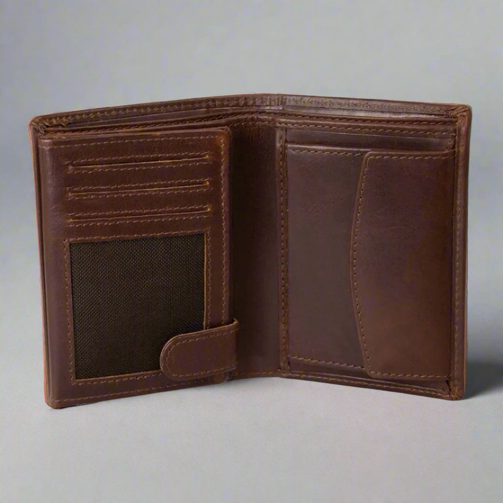 Vintage Leather Tri-Fold Wallet for Men with Triple ID Slots & Coin Pocket - Perfect for Everyday Carry, Travel & Gifting