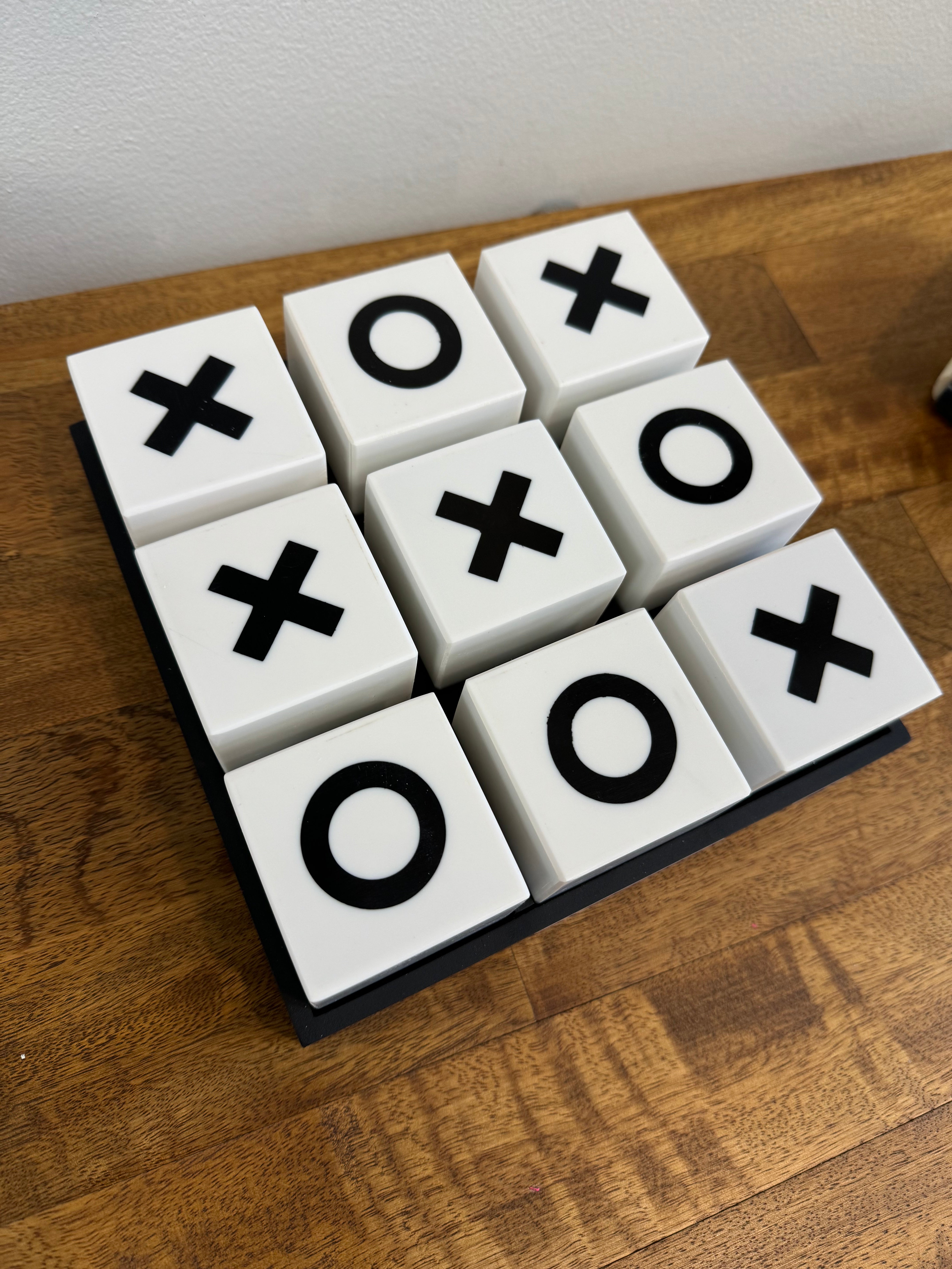 Sanoma Decor Large Wooden Tic Tac Toe Game Set - Fun Indoor & Outdoor Family Board Game for Kids and Adults - Perfect for Picnics, Camping, and Backyard Parties