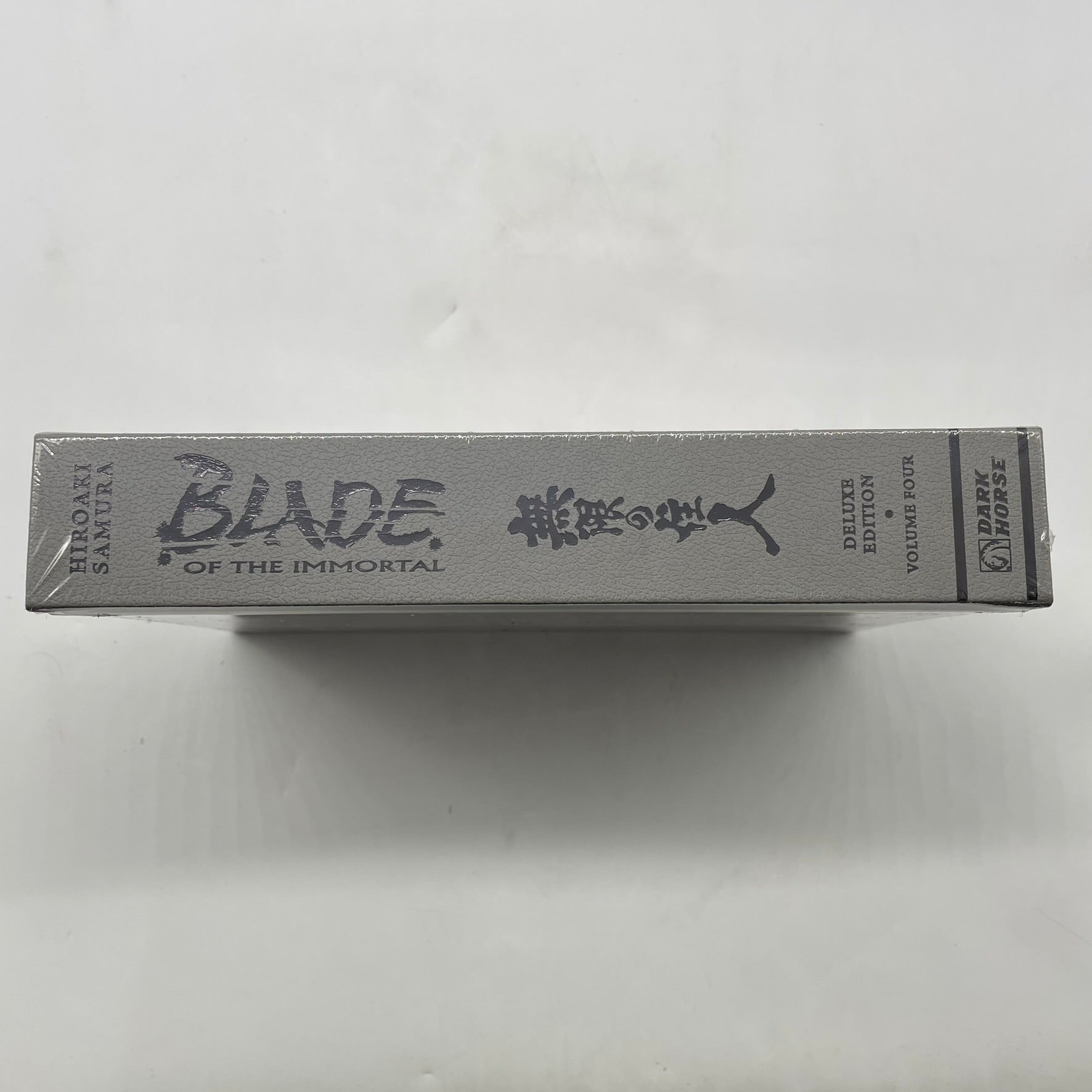 Blade of the Immortal Deluxe Edition Vol. 4 Manga by Hiroaki Samura - Epic Samurai Action Graphic Novel for Collectors & Anime Fans