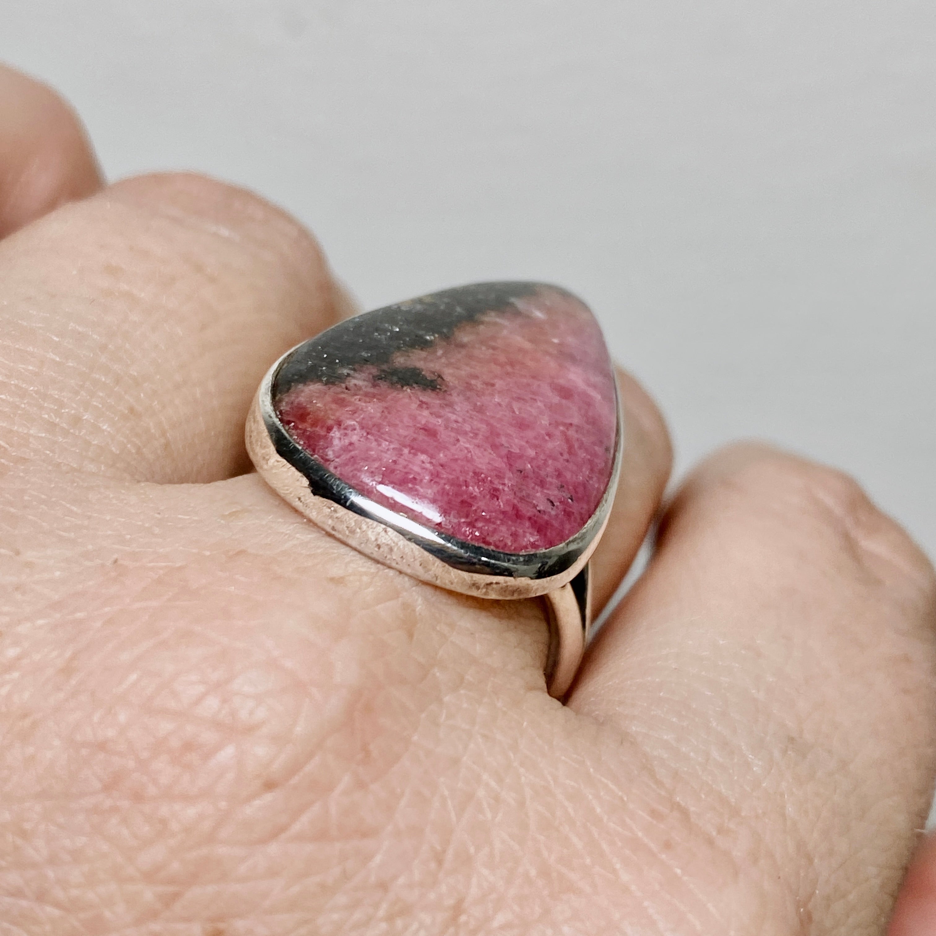 Rhodonite Teardrop Cabochon Ring - Size 8 - KRGJ1496 - Perfect for Healing Jewelry & Boho Fashion Accessories