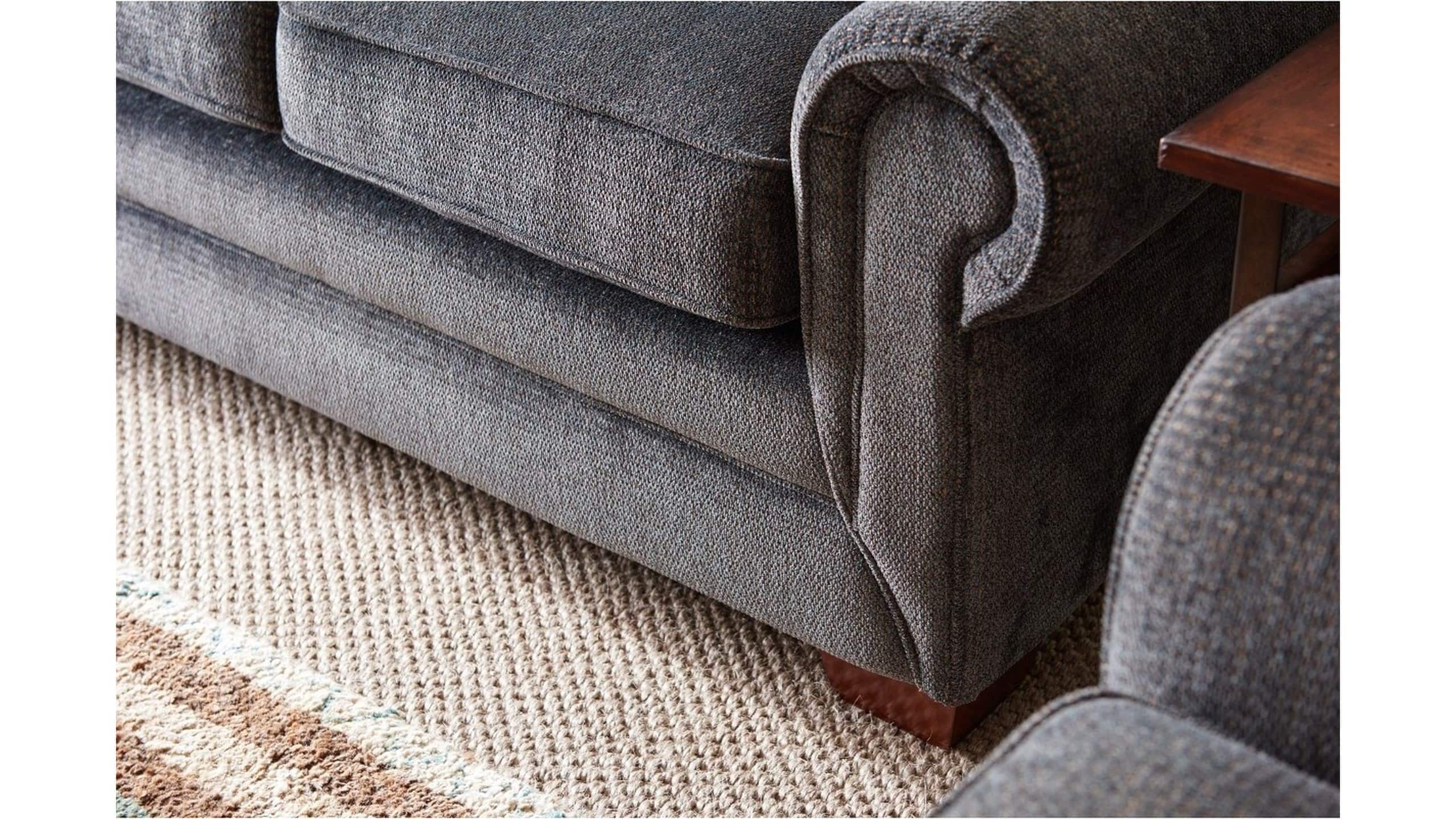 La-Z-Boy Mackenzie Recliner Chair - Premium Comfort for Living Room, Home Theater & Office - Ergonomic Design with Plush Cushions - Perfect for Relaxing & Lounging