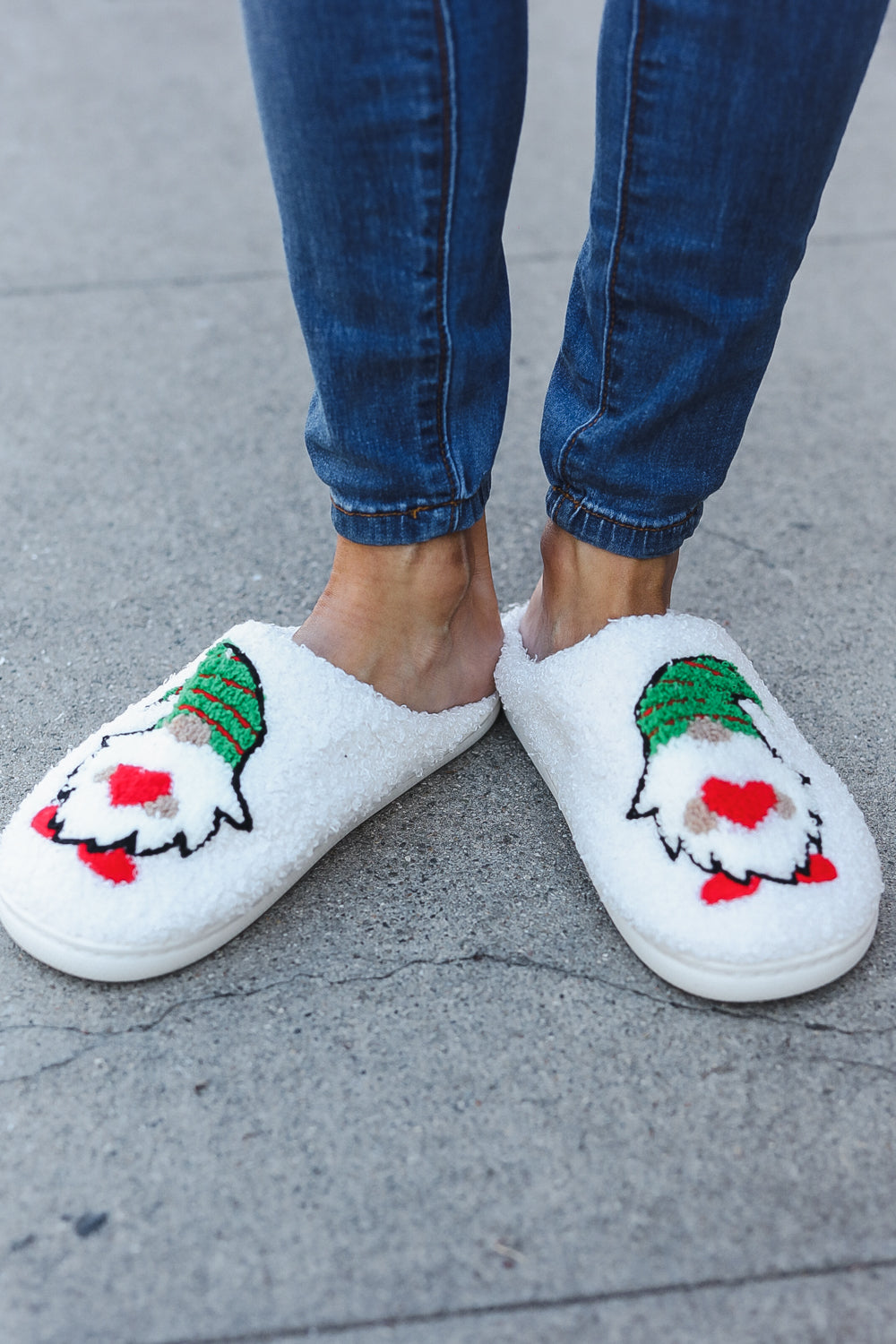 Christmas Elf Heart Print Fleece Slippers - Cozy Holiday House Shoes for Women & Men | Perfect for Winter Home, Gift Giving & Christmas Party Outfits