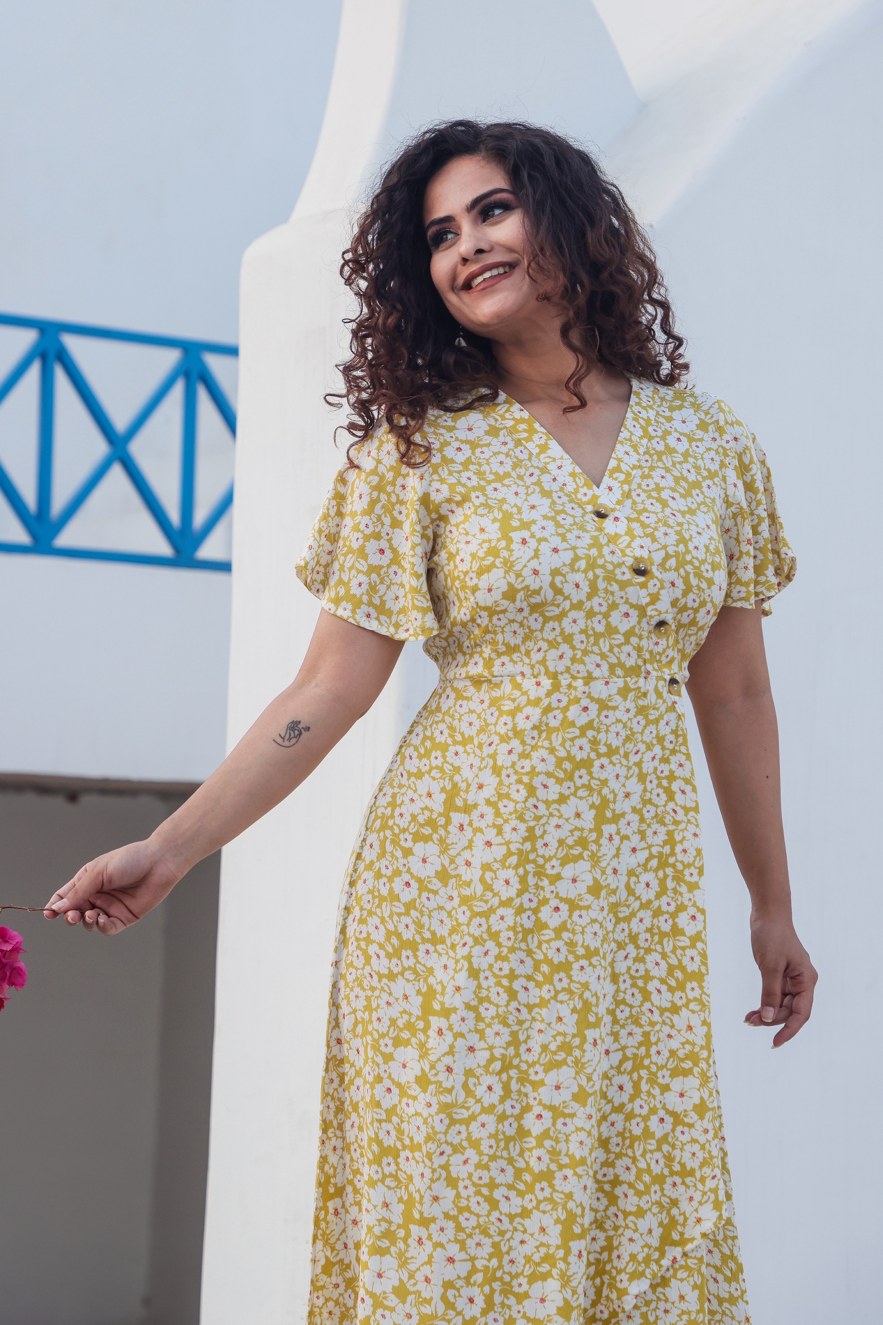 Stylish Yellow Printed Midi Dress for Women - Floral Summer Casual Dress with Pockets | Perfect for Beach Vacations, Date Nights & Outdoor Parties