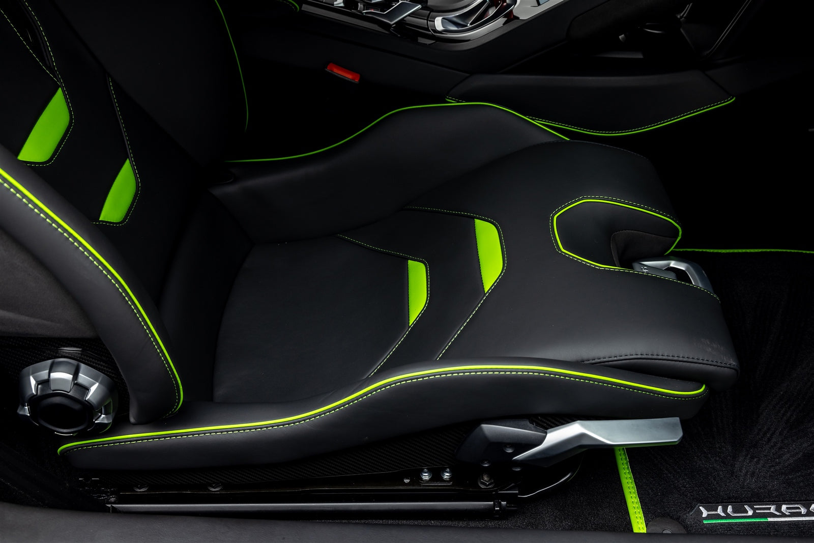 Lamborghini Huracan EVO 2WD Monza Aero Program CB 01 - High Performance Sports Car for Racing Enthusiasts | Perfect for Track Days and Supercar Events