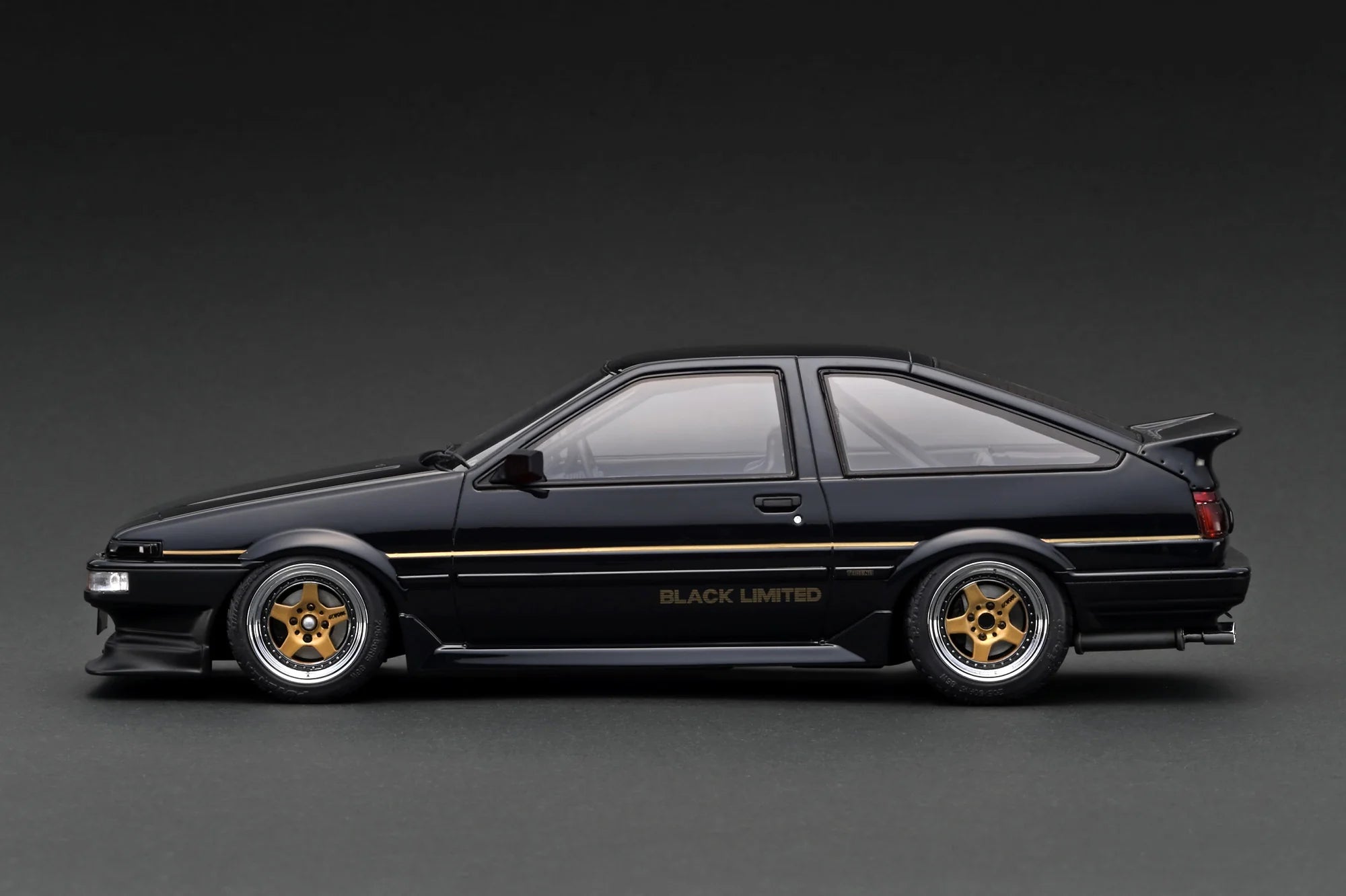 1:18 Scale Toyota Sprinter Trueno AE86 3DR GT Apex Limited Diecast Model Car - Black - Collectible Japanese Sports Car for Display & Racing Enthusiasts - Perfect for Anime Fans, Car Shows & Home Decor