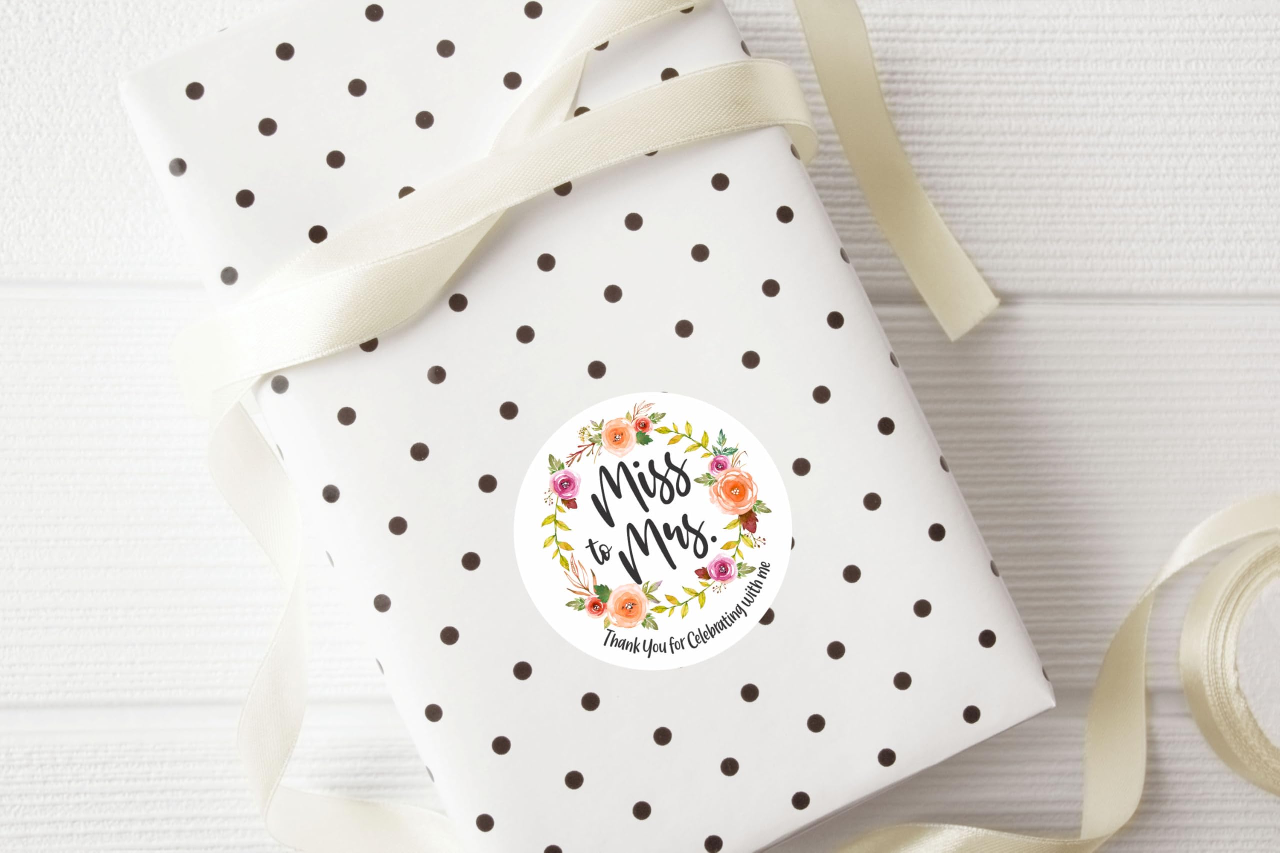 Miss to Mrs Bridal Shower Stickers - Bachelorette Party Favors - Wedding Decoration Labels - Spring Floral Wreath Design - 40-Pack Self-Adhesive Stickers for Invitations, Gifts & Decor