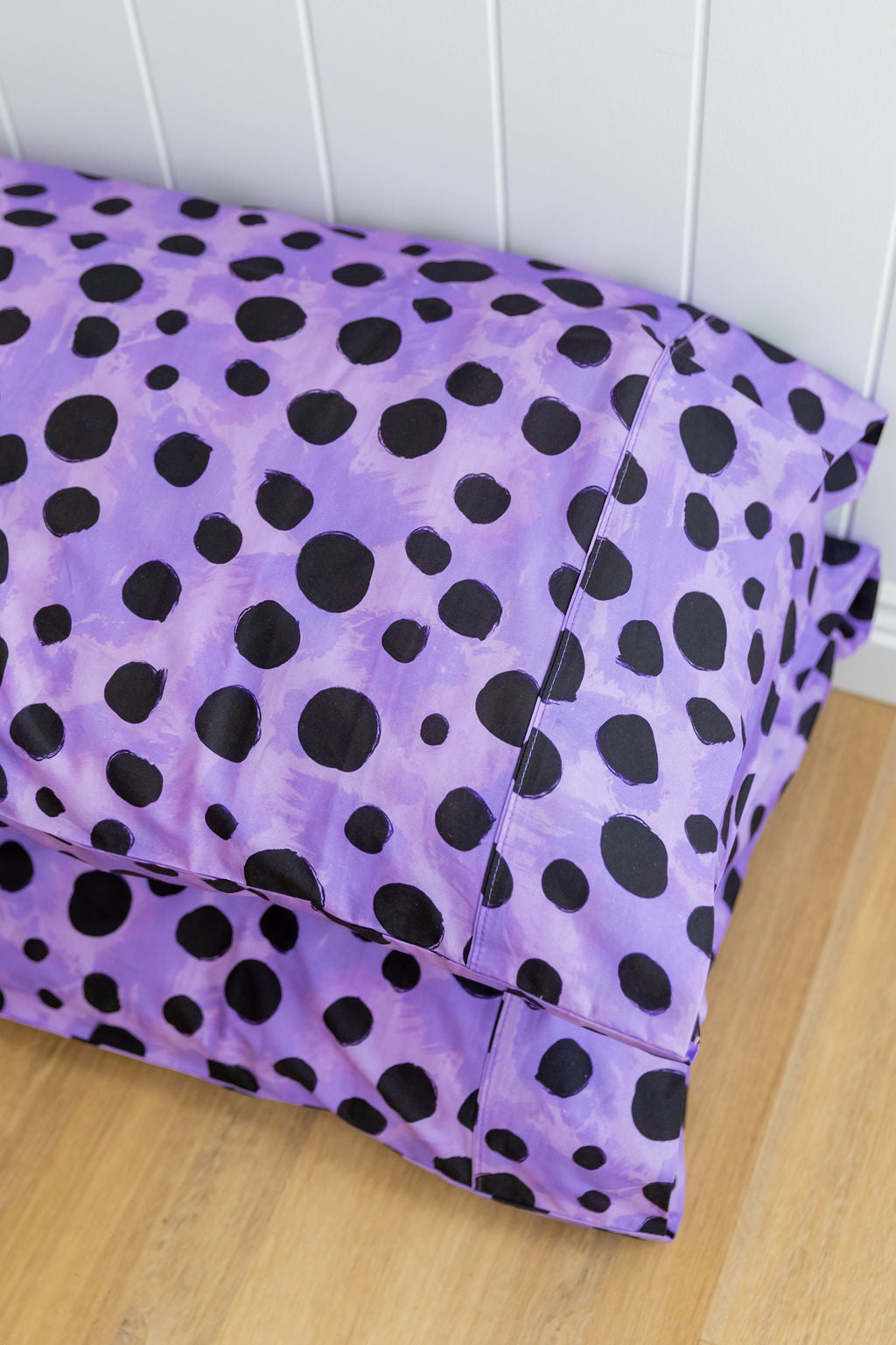 Kasey Rainbow Purple Cheetah Print Sheet Set - Soft Luxury Bedding for Queen Size Beds - Perfect for Modern Bedrooms & Guest Rooms