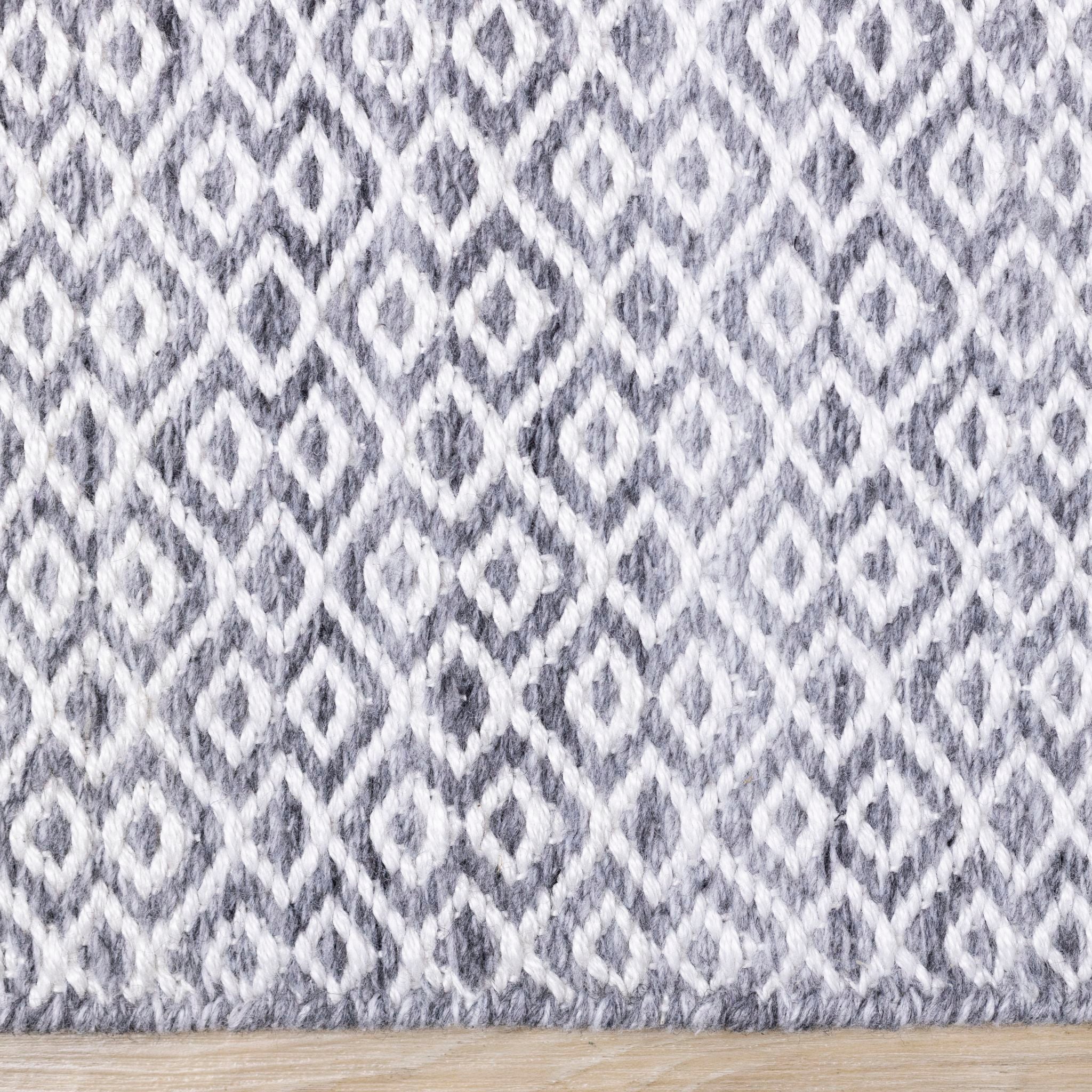 Aspen Area Rug 5x8 Feet - Soft Plush Shaggy Rug for Living Room, Bedroom - Non-Slip, Stain Resistant - Perfect for Cozy Home Decor & High Traffic Areas