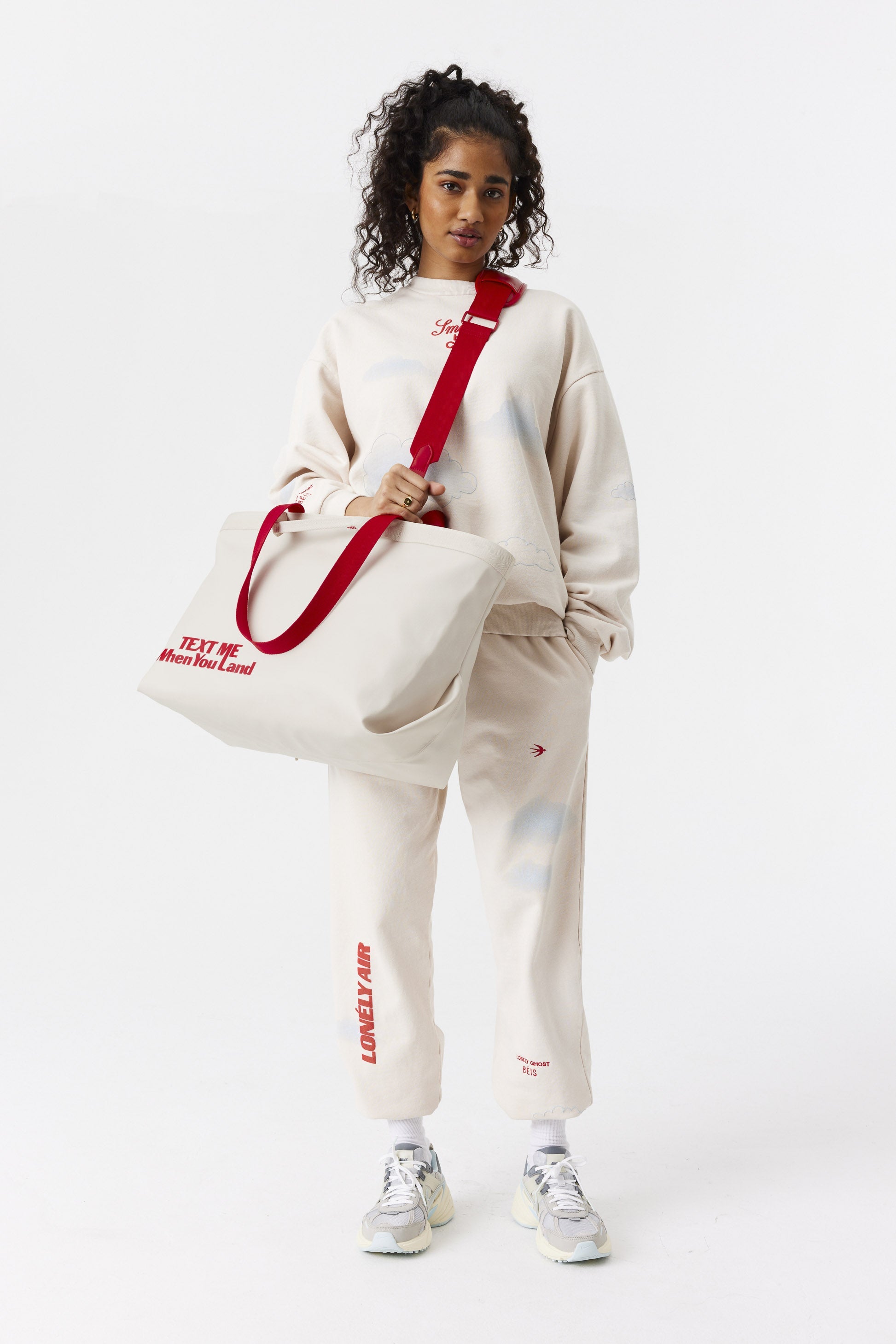 Premium Ghost White Travel Tote Bag - Waterproof & Spacious Carryall for Women | Perfect for Weekend Getaways, Beach Trips & Airplane Travel