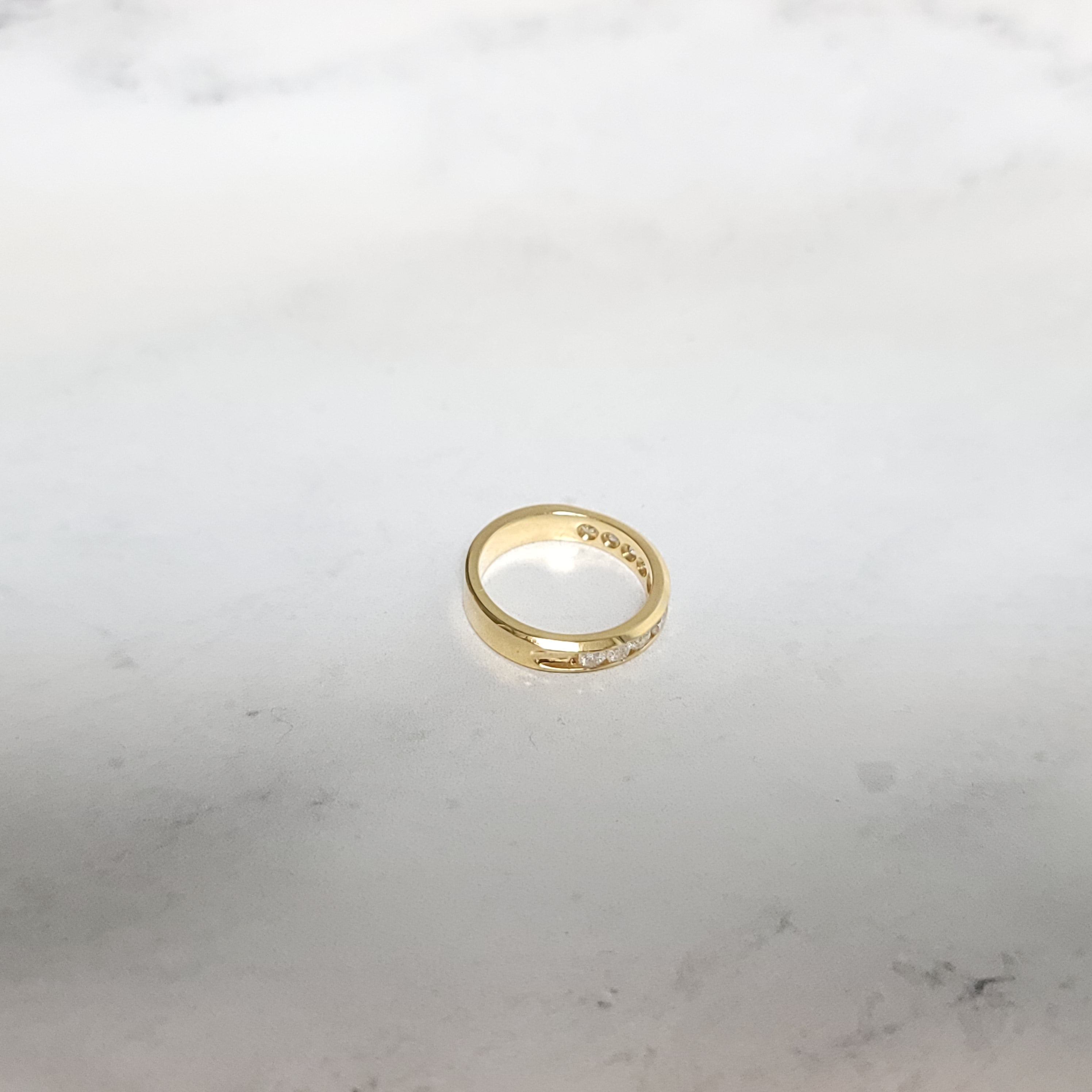 4MM 1 Carat Diamond Wedding Band for Women - Elegant Solitaire Engagement Ring for Brides, Anniversaries & Special Occasions