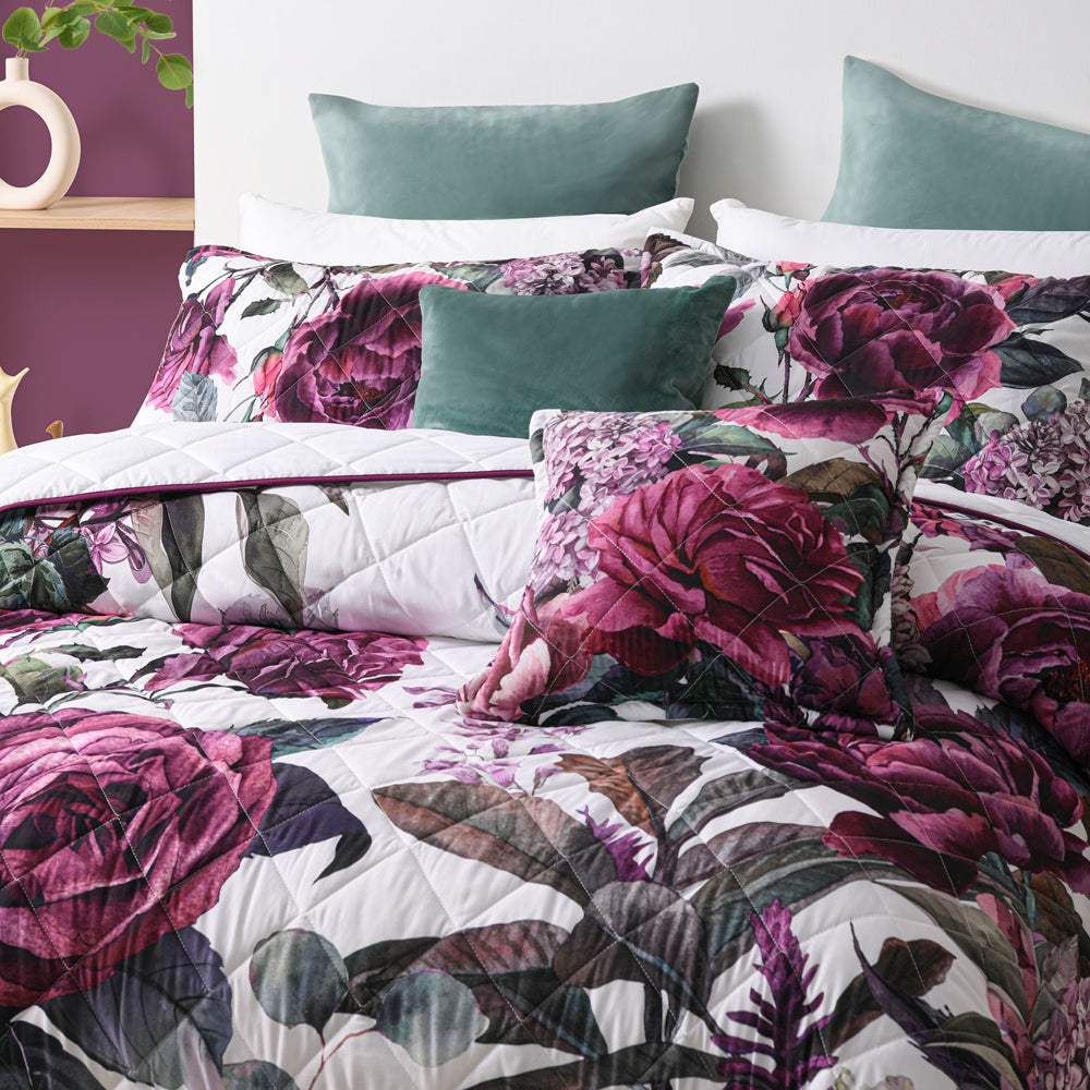 Abigail Berry Bedspread Set - King Size Luxury Bedding for Master Bedroom | Soft & Breathable Comforter Cover with Matching Pillow Shams | Perfect for Cozy Nights & Guest Room Decor