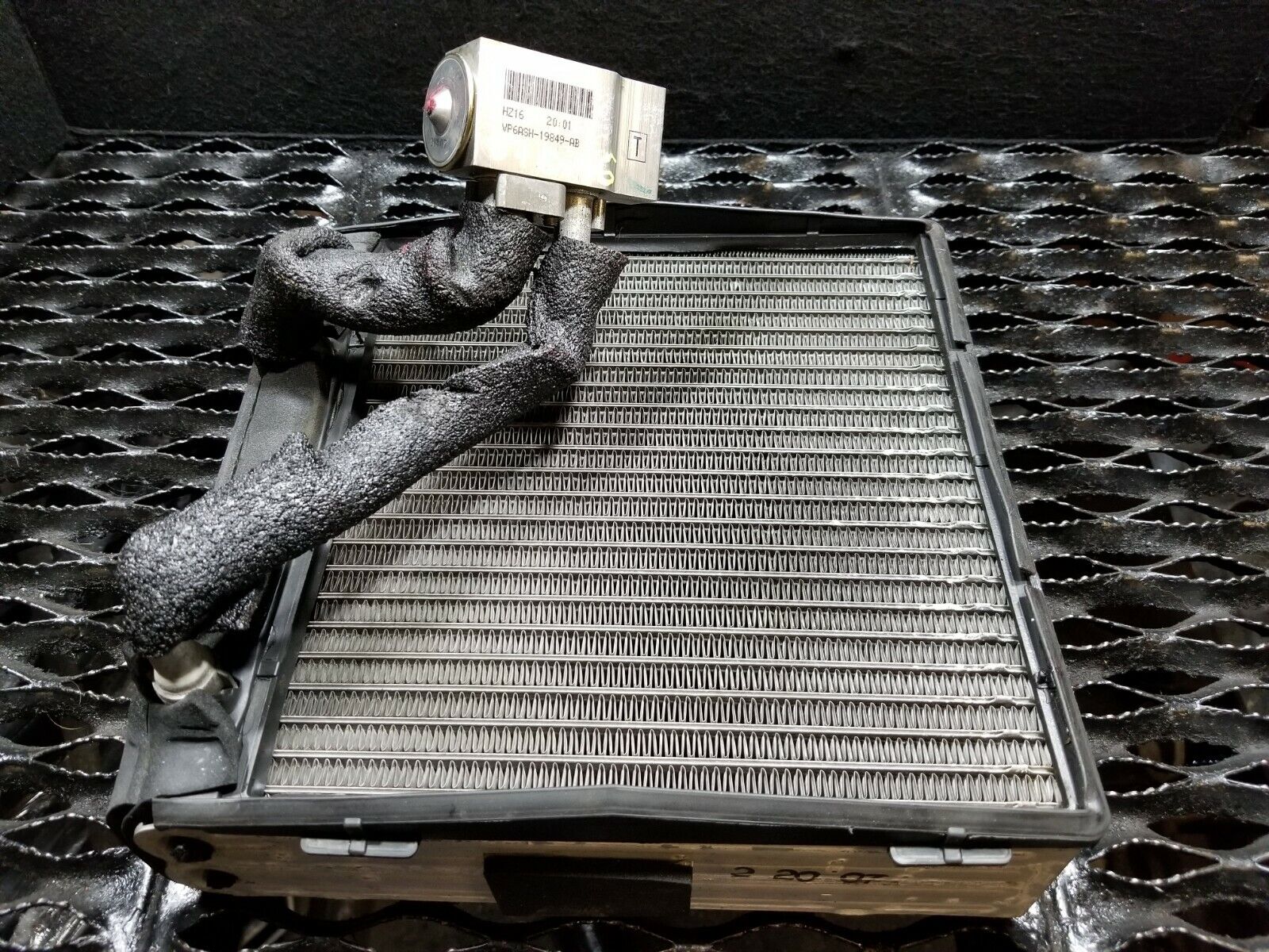 04 05 06 07 Infiniti QX56 AC Evaporator Core Replacement - OEM Quality Auto Air Conditioning Part for Cool Driving Comfort