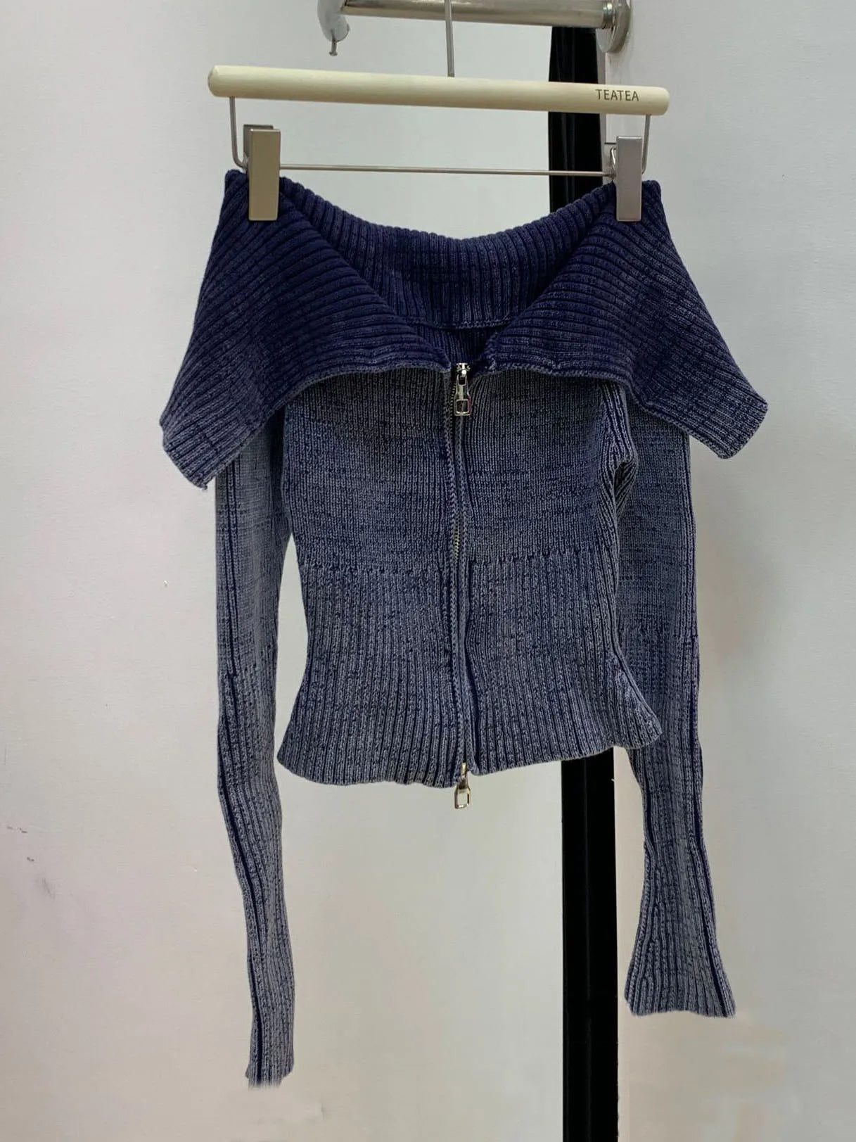 Y2K Knitted Women's Cardigan Sweater - Slim Fit Cropped Top with Turn-Down Collar & Double Zippers | Fall Fashion for Casual Outfits, Date Nights & Streetwear Looks