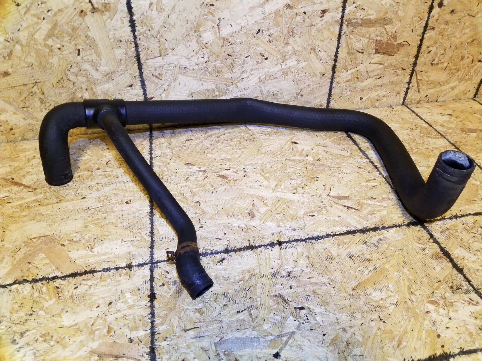 2006-2011 Lincoln Town Car Radiator Hose Pipe Line - OEM Replacement Part 65k - Perfect for Cooling System Repair & Maintenance