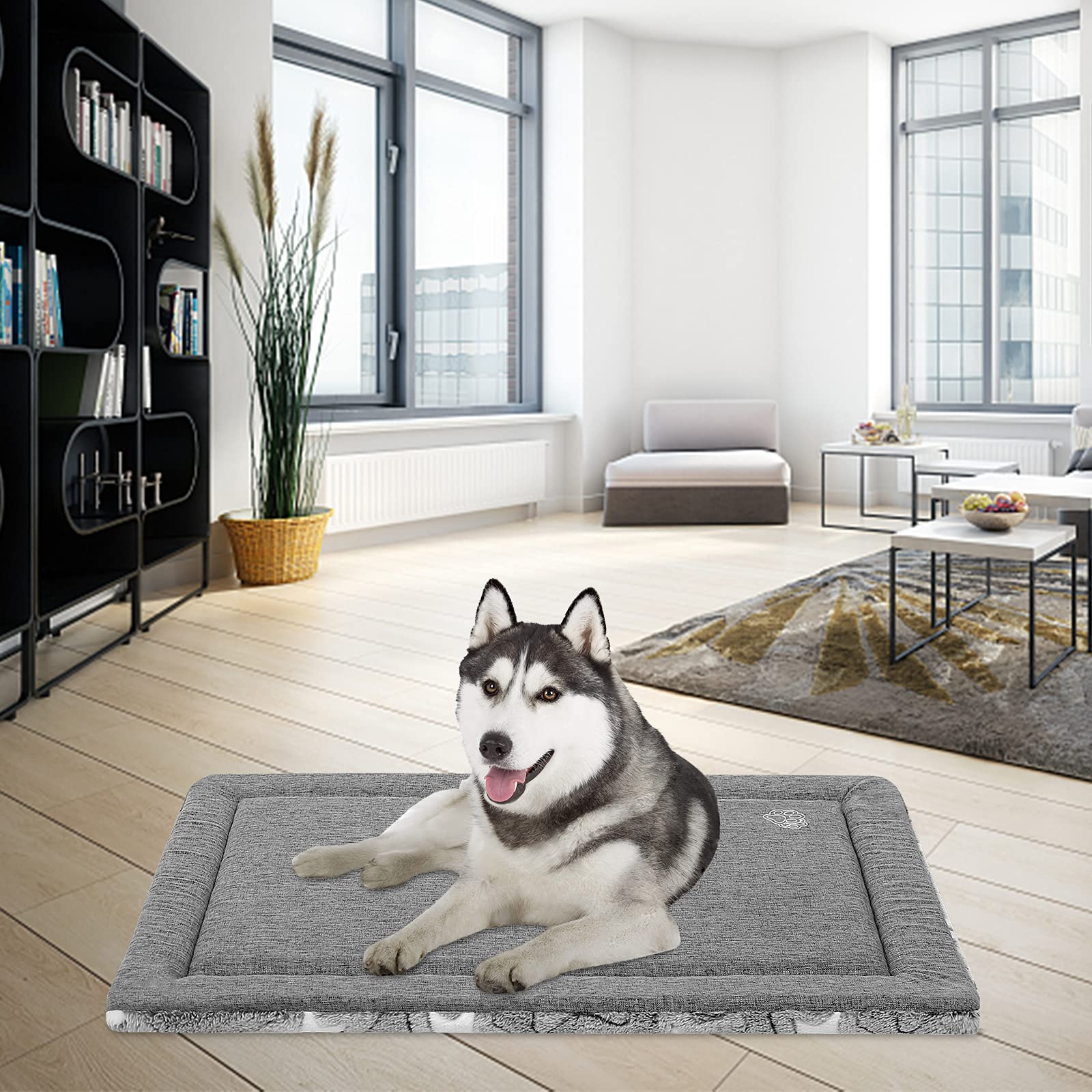 Reversible Dog Crate Mat - Cooling & Warming Kennel Pad for Large, Medium & Small Dogs | Machine Washable Pet Bed | Grey | Perfect for Crates, Carriers & Indoor Use