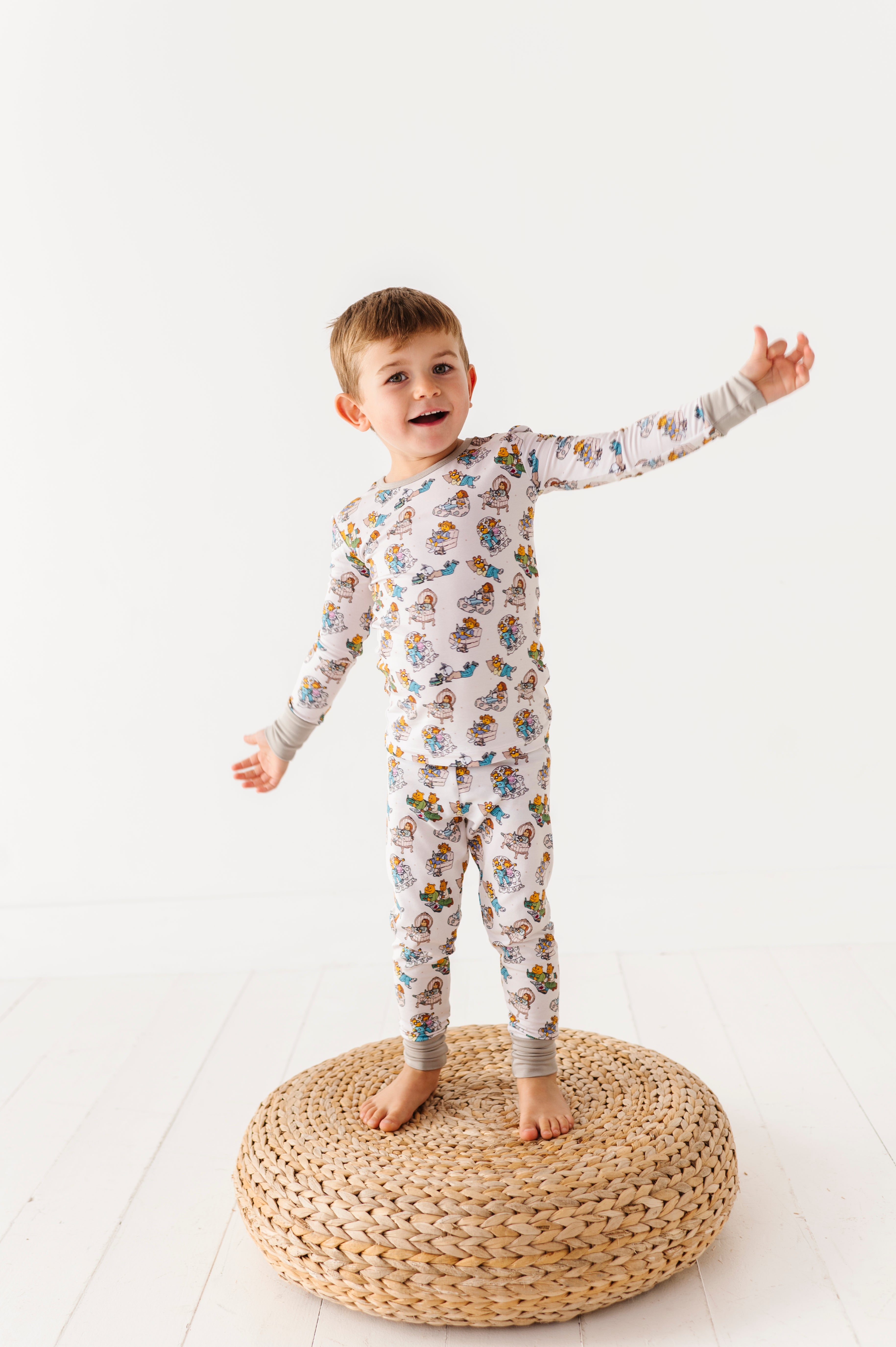 Arthur™ Little Readers Two Piece Pajama Set for Kids - Soft Cotton Sleepwear for Boys & Girls - Perfect for Bedtime, Storytime & Cozy Nights
