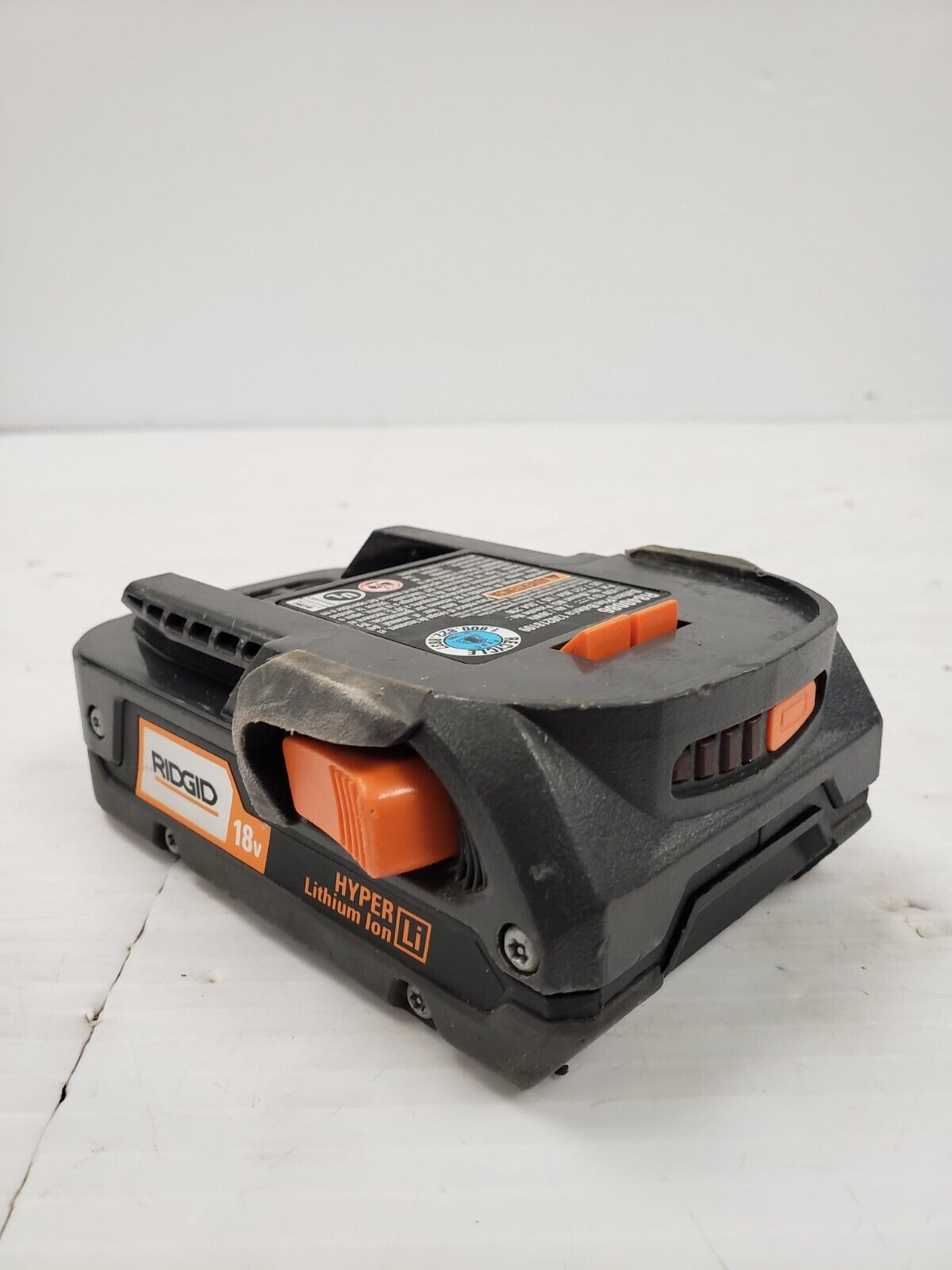 Ridgid R840086 18V 2.0Ah Lithium-Ion Battery - Compatible with Ridgid 18V Power Tools - Perfect for Drills, Saws & Outdoor Power Equipment