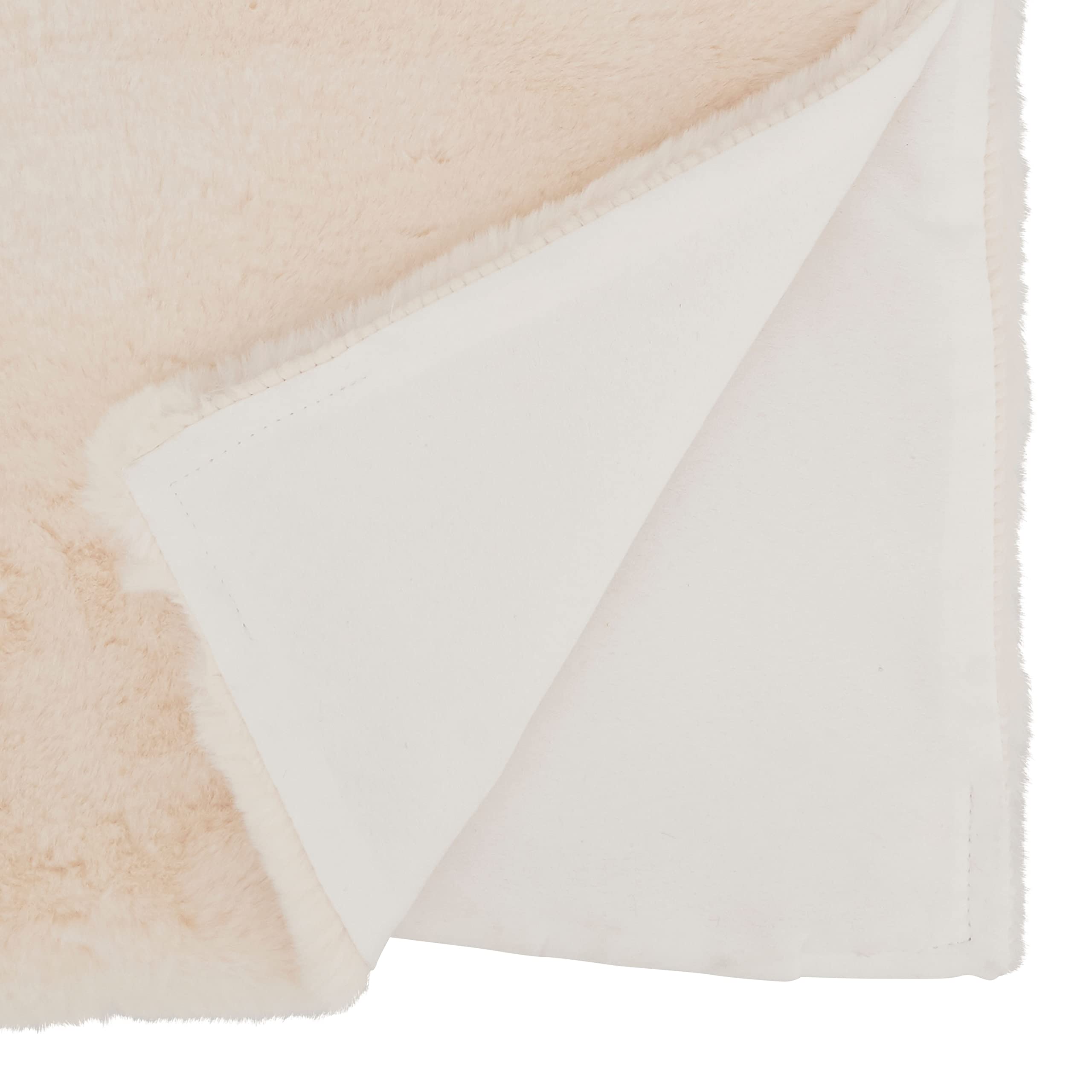 Luxury Faux Fur Rabbit Table Runner - Soft Winter Dining Decor for Christmas, Thanksgiving & Holiday Parties - Elegant Home Decor for Dining Table, Buffet & Sideboard