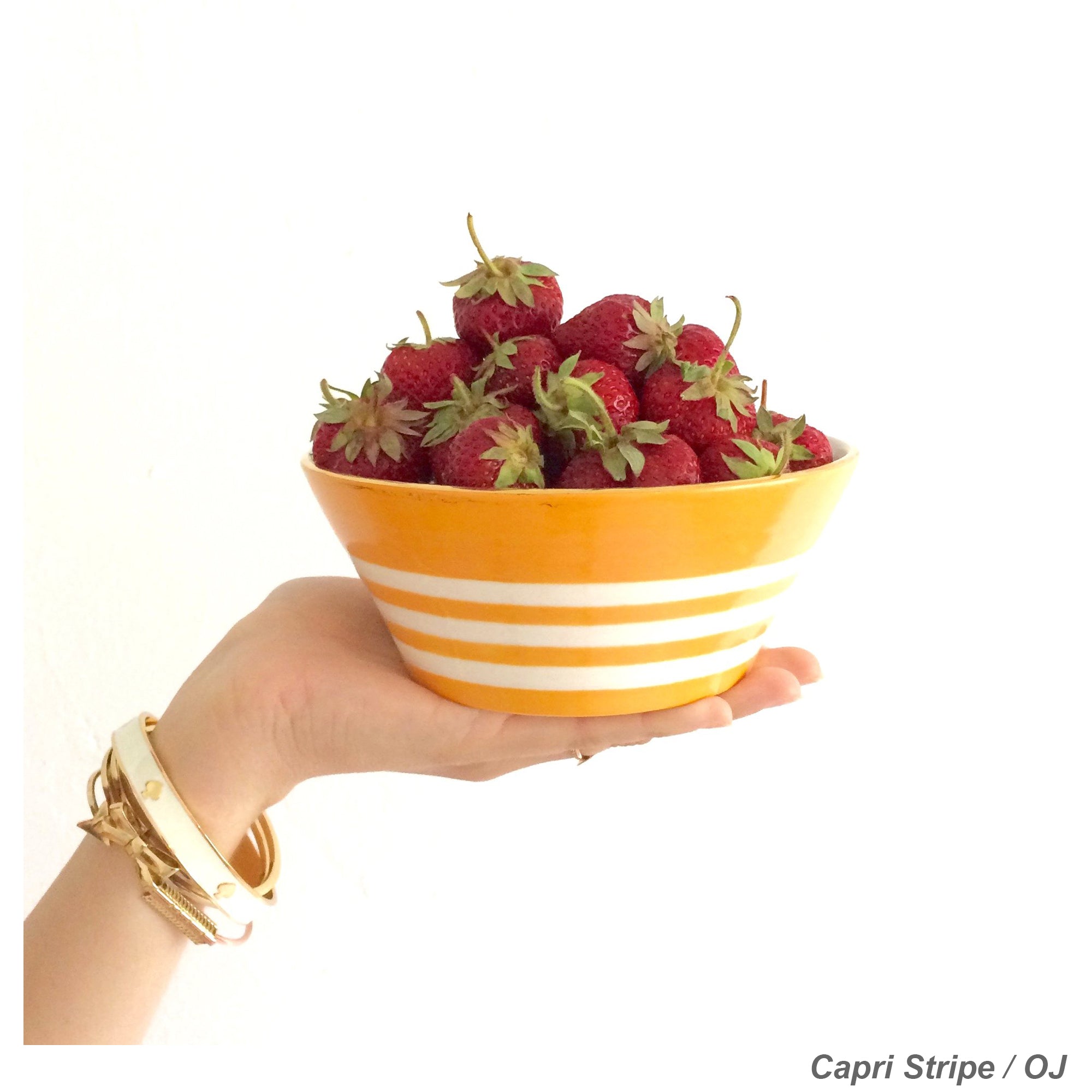 Custom Handmade Ceramic Berry Bowl - Perfect for Fresh Fruits, Snacks & Desserts - Ideal for Breakfast, Picnics & Home Decor