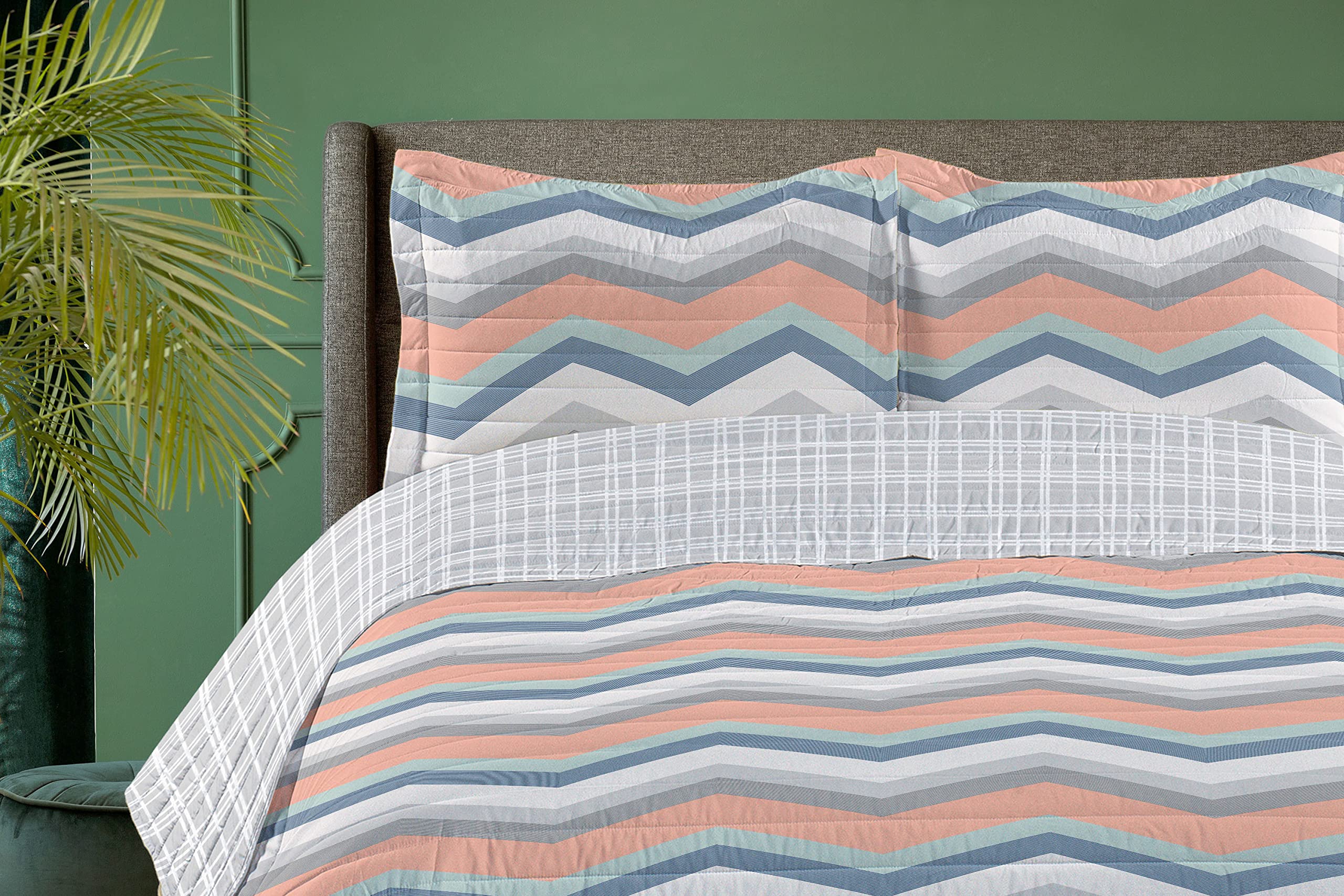 Ambesonne Reversible King Size Bedspread Set - Geometric Chevron Stripes & Zigzag Design, Microfiber Comforter with Pillow Shams in Salmon White | Modern Abstract Bedroom Decor for Master Bedroom or Guest Room