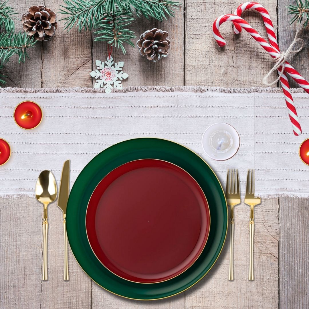Premium Plastic Christmas Party Plates Set - Cranberry & Green with Gold Rim, Elegant Holiday Dinnerware for Festive Gatherings, Xmas Celebrations & Special Occasions