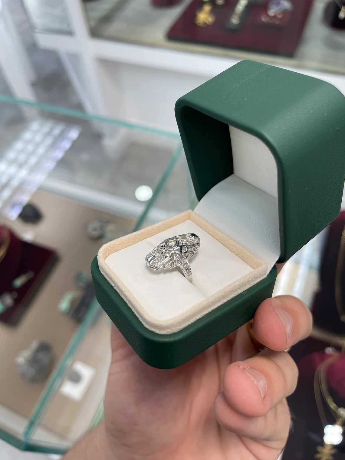 Vintage Art Deco 0.20ct Diamond Cocktail Ring in 14K Gold with Filigree & Milgrain Detailing - Perfect for Weddings, Anniversaries & Special Occasions
