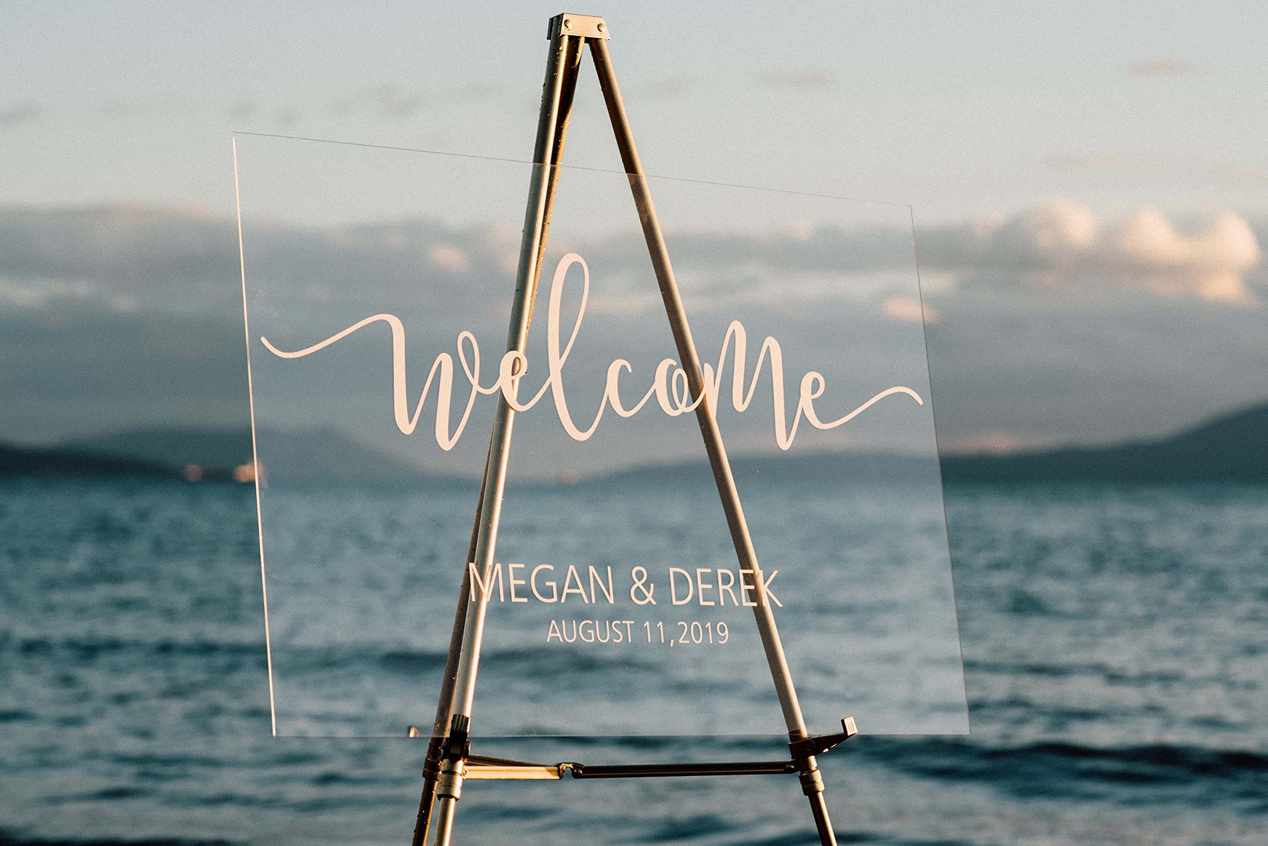 Elegant Clear Acrylic Wedding Welcome Sign - Modern Wedding Decor for Reception Entrance & Ceremony Backdrop - Personalized Acrylic Sign for Weddings, Bridal Showers & Anniversary Parties
