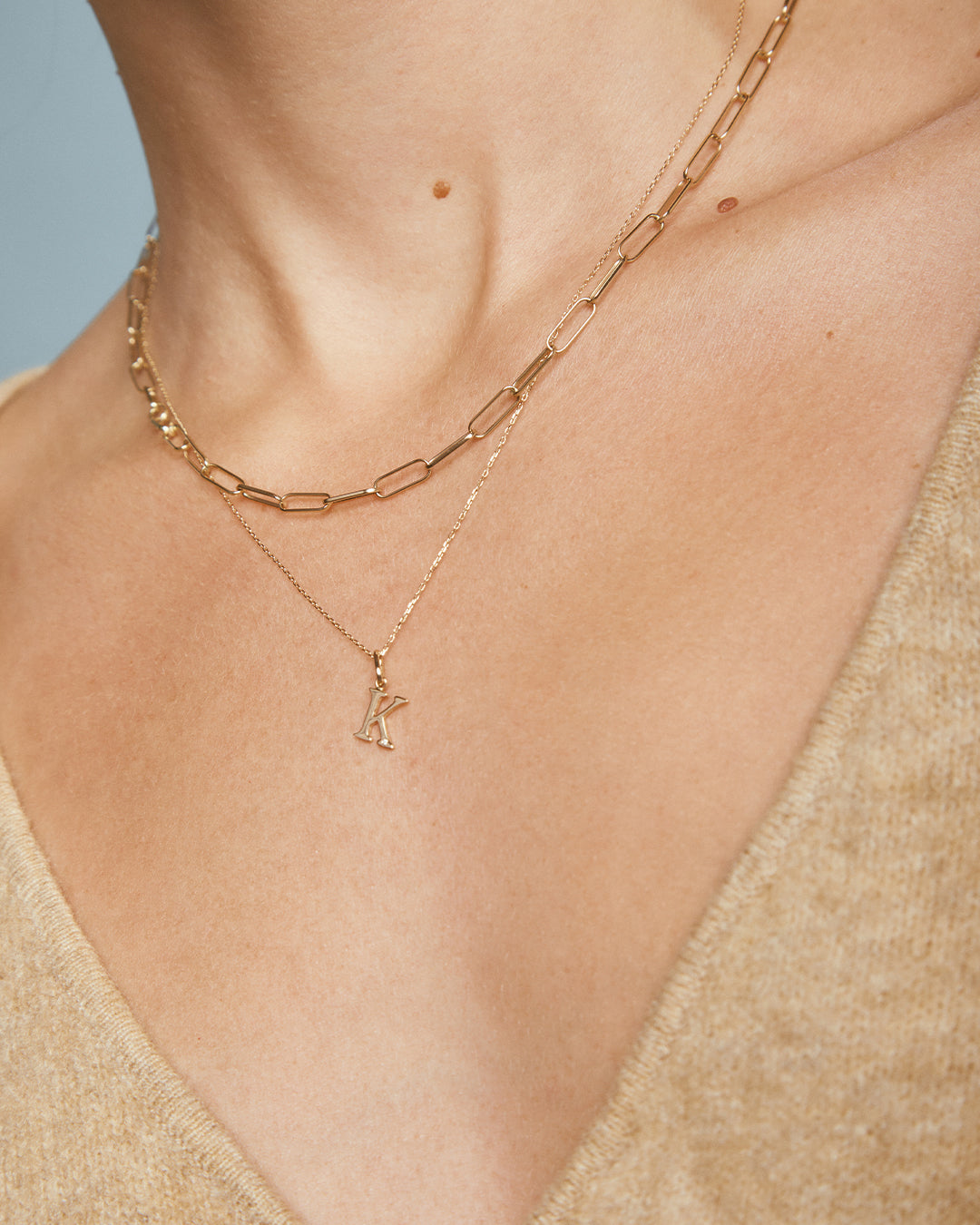 Vintage Diamond Alphabet Charms - Elegant Initial Pendant Necklace for Women, Perfect for Gifts, Anniversaries, and Special Occasions