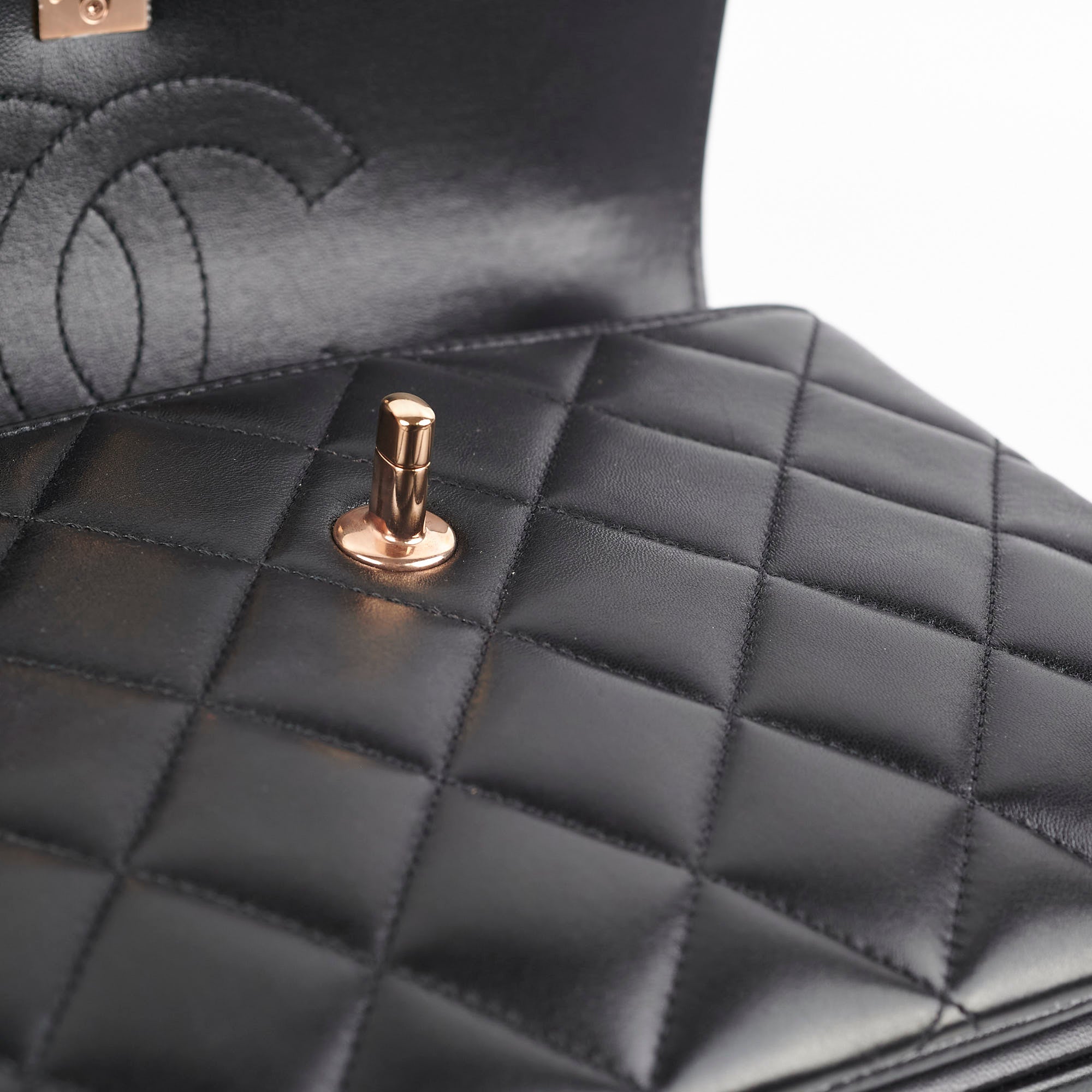 Chanel Trendy CC Black Microchip Leather Wallet on Chain - Luxury Crossbody Bag for Women, Perfect for Evening Parties & Date Nights