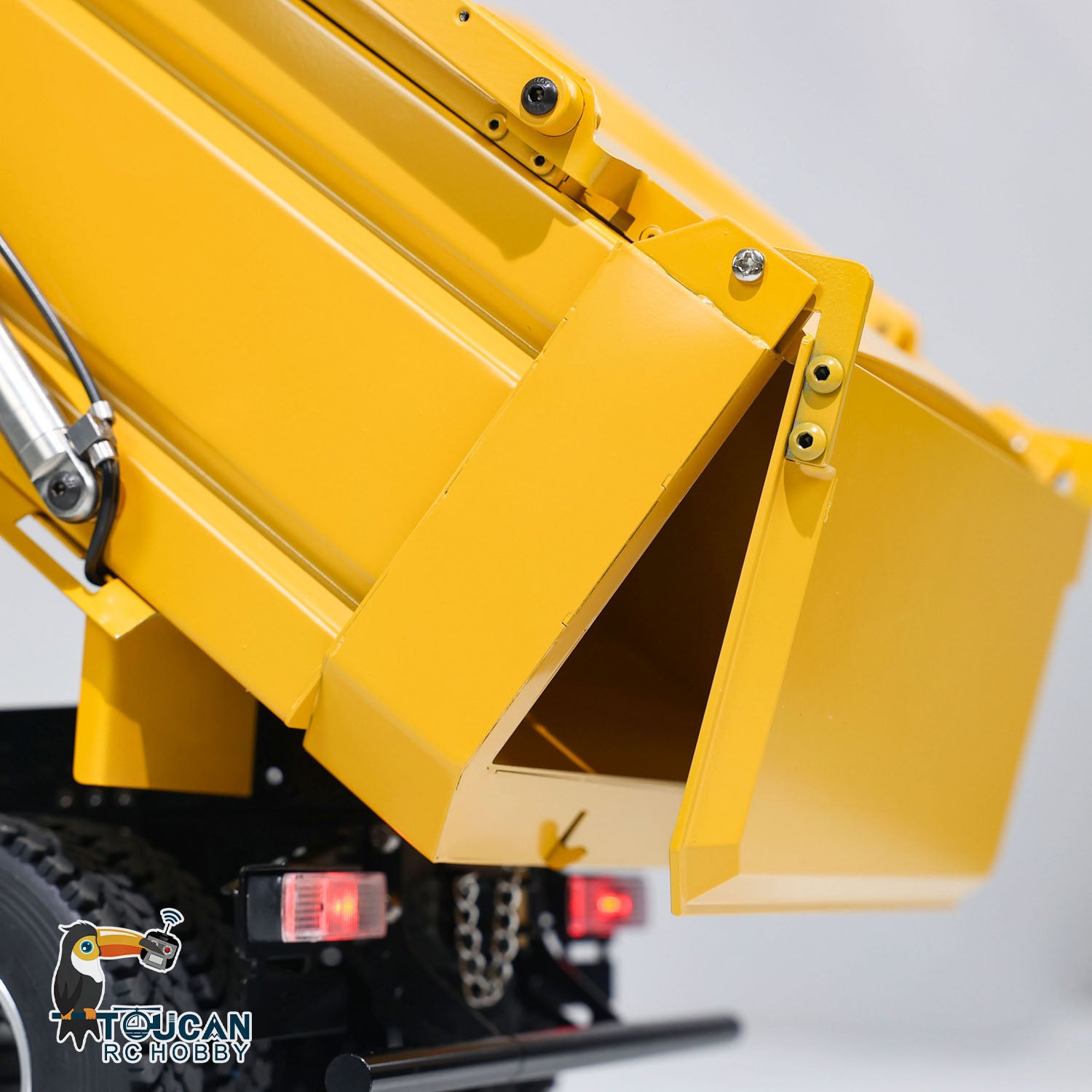 1/14 Scale Metal RC Hydraulic Dump Truck with Flip Cover, LED Lights & Sound System - Remote Control Toy for Construction Play & Collectors