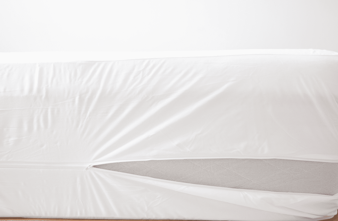 Pillowtex Deluxe Waterproof Mattress Protector - Queen Size, Hypoallergenic Bed Cover for Allergy Relief & Dust Mite Protection - Perfect for Bedrooms, Guest Rooms & Dorm Use
