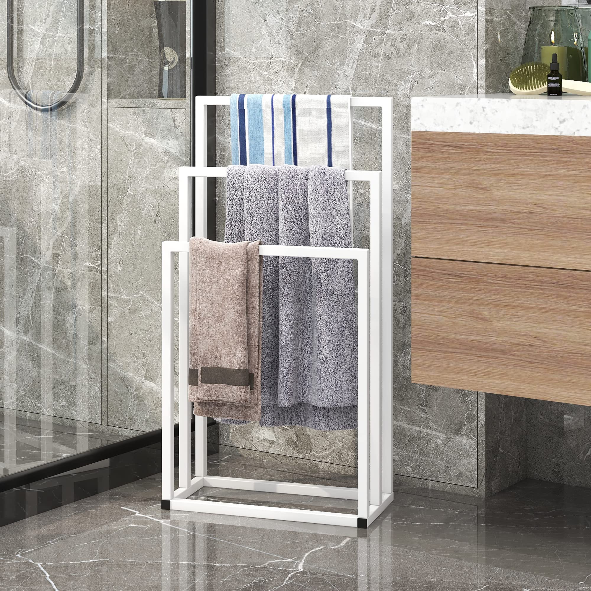 HOJINLINERO 3-Tier Chrome Metal Freestanding Towel Rack - Modern Industrial Bathroom Storage Organizer for Hand Towels & Washcloths - Perfect for Bathroom, Shower, or Tub Side Storage