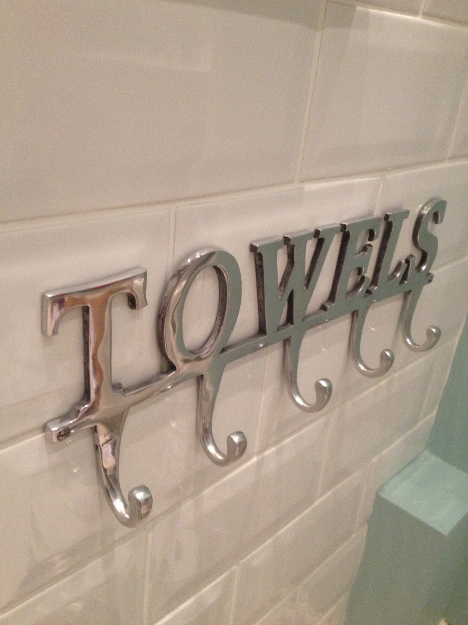 5-Hook Large Towel Rack - Polished Aluminum Bathroom Towel Hanger for Spa, Hotel & Home Organization - Wall Mounted Space-Saving Storage Solution