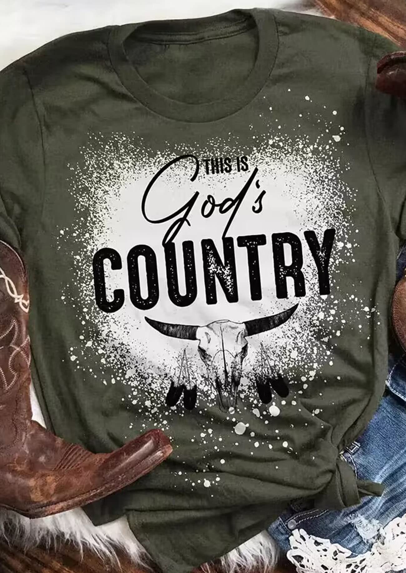 Vintage Western Cowboy Shirt for Women - Funny Rodeo & Steer Skull Graphic T-Shirt | Country Music Lover's Casual Cowgirl Tee | Perfect for Concerts, Rodeos & Western Theme Parties